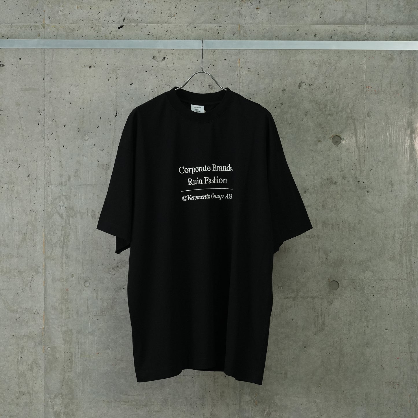 CORPORATE BRANDS T-SHIRT / BLACK