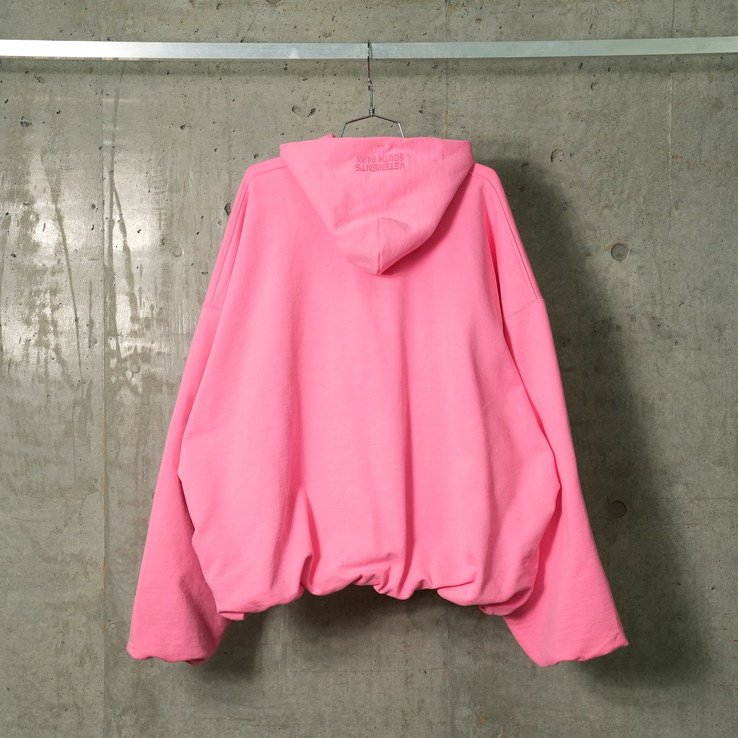 PRINCESS KENNY CROPPED BOXY HOODIE / HOT PINK