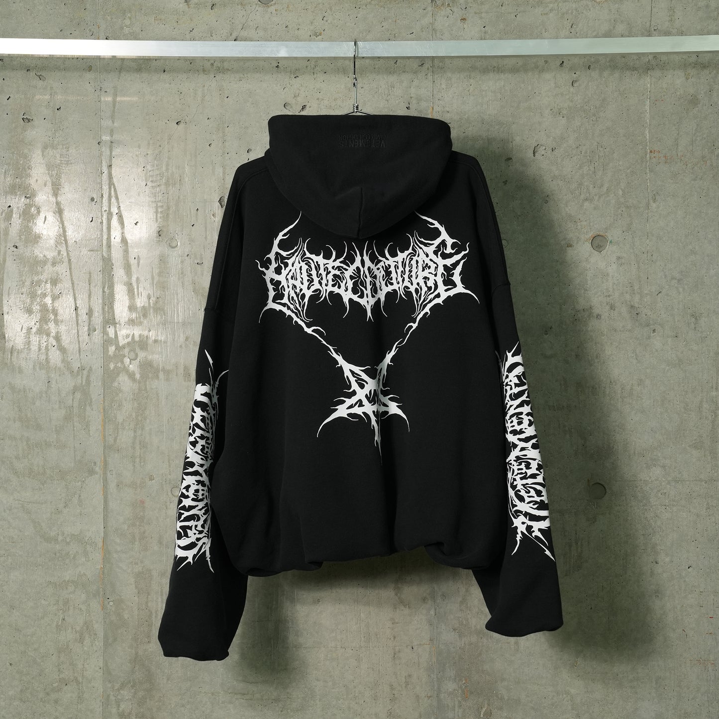 DEATH METAL CROPPED BOXY HOODIE / BLACK/WHITE