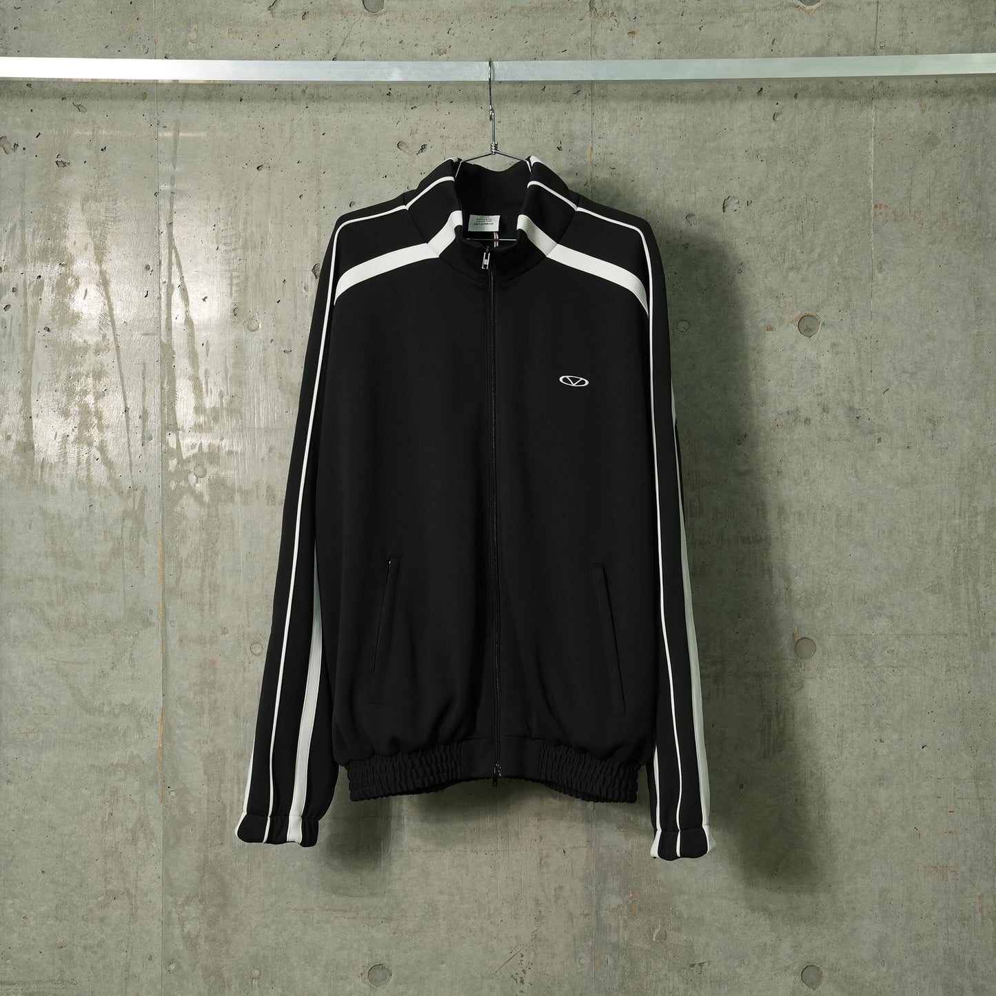 OVAL LOGO GYM JACKET / BLACK