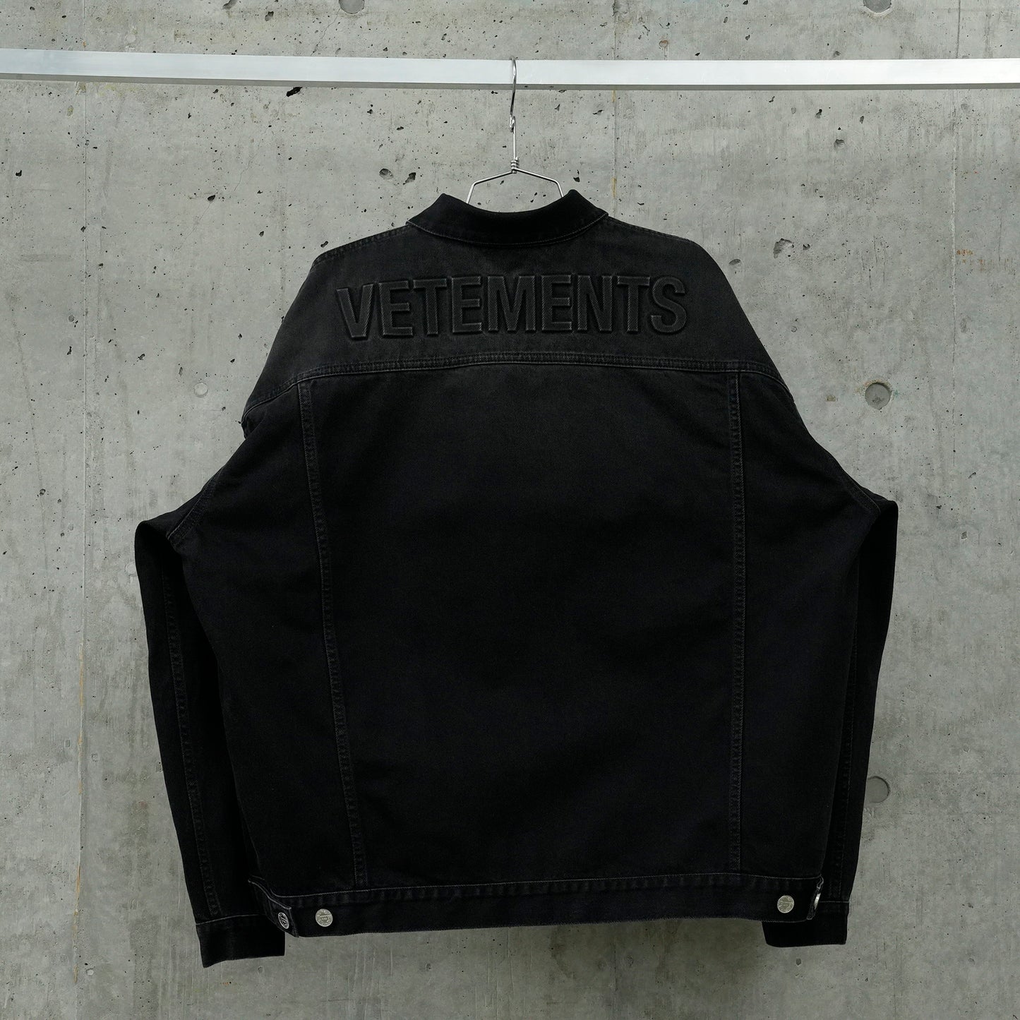 3D LOGO HOODED DENIM JACKET / BLACK