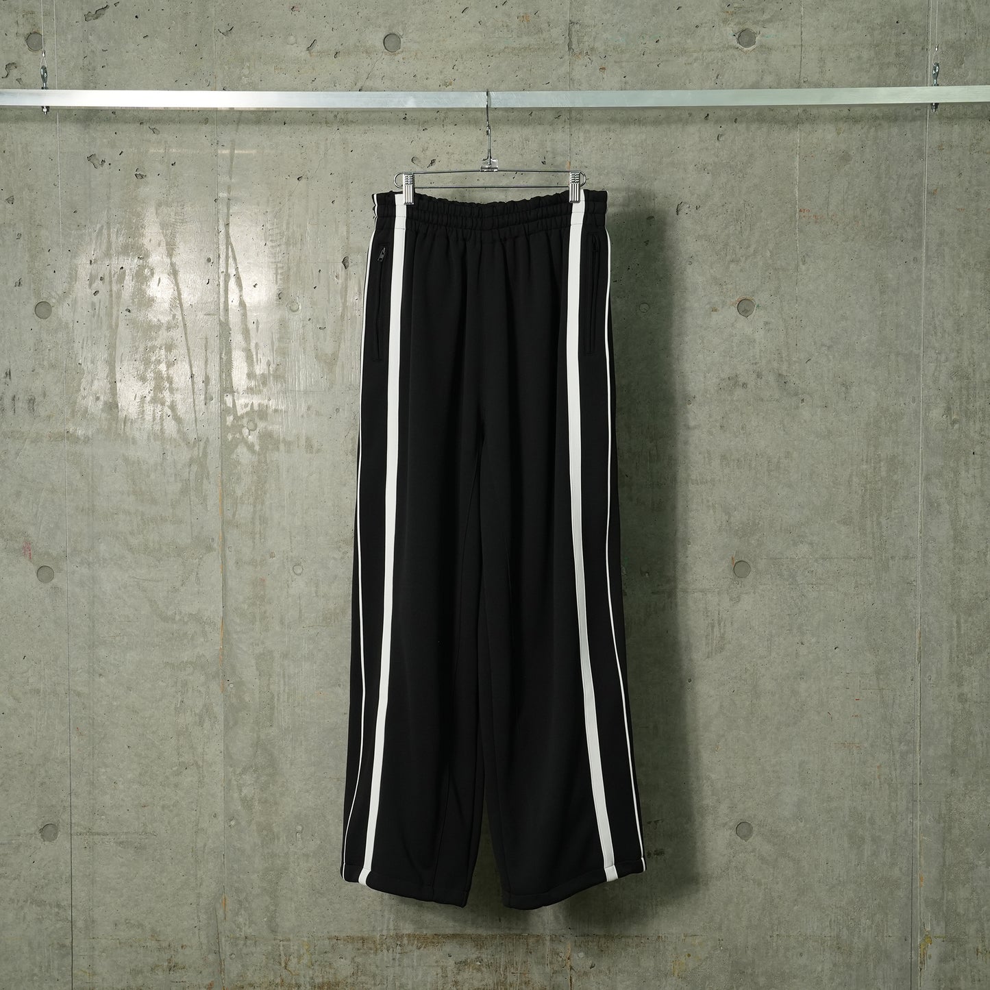 OVAL LOGO GYM PANT / BLACK