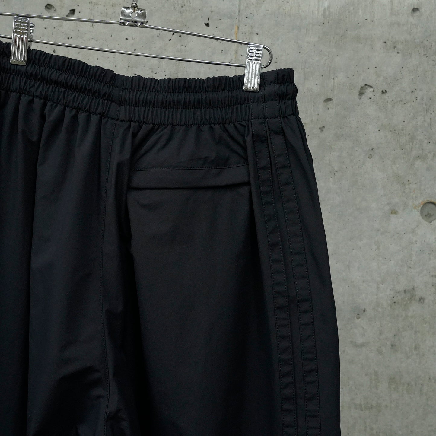 OVAL LOGO TRACKSUIT PANTS / BLACK