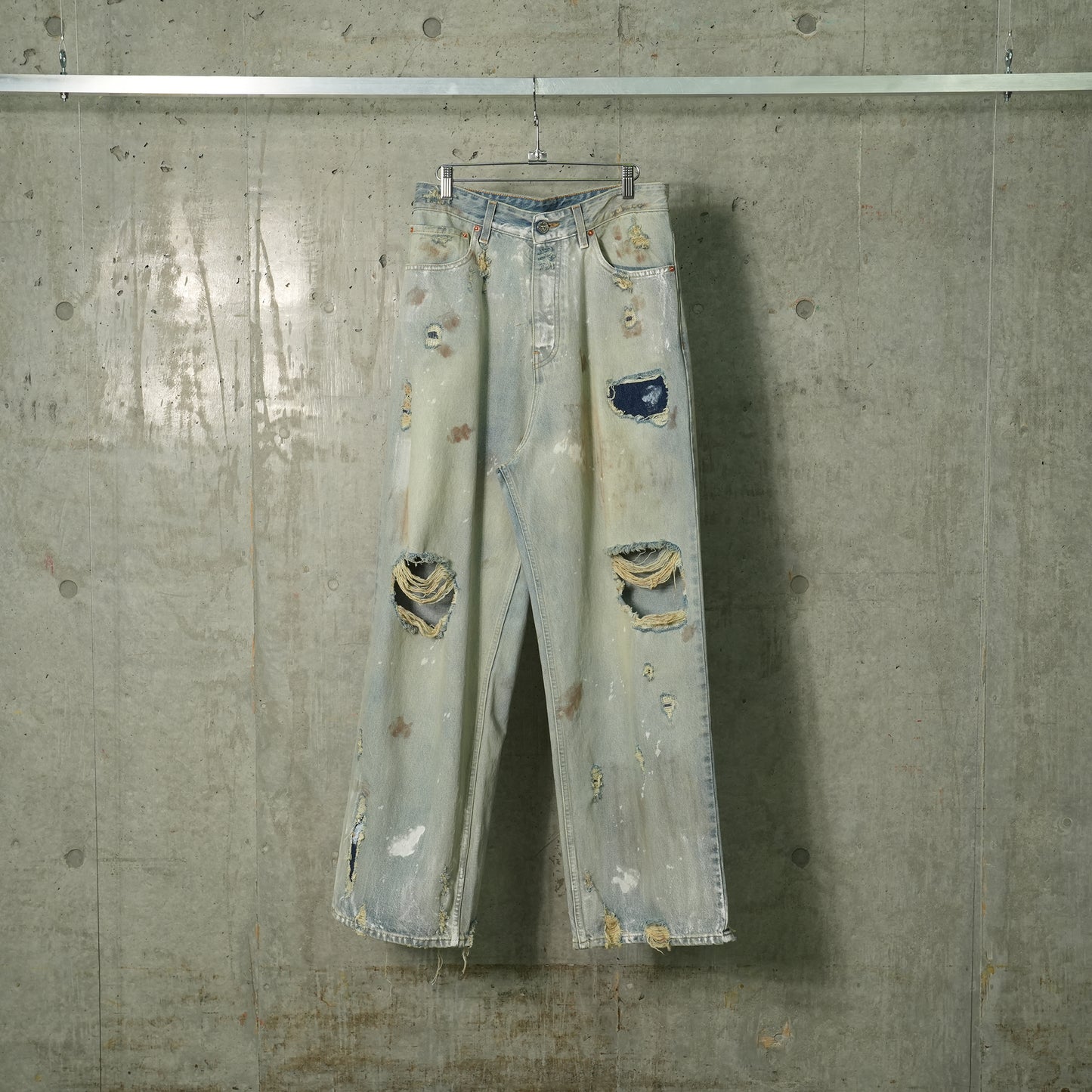 TRASHED BAGGY JEANS / LIGHT BLUE