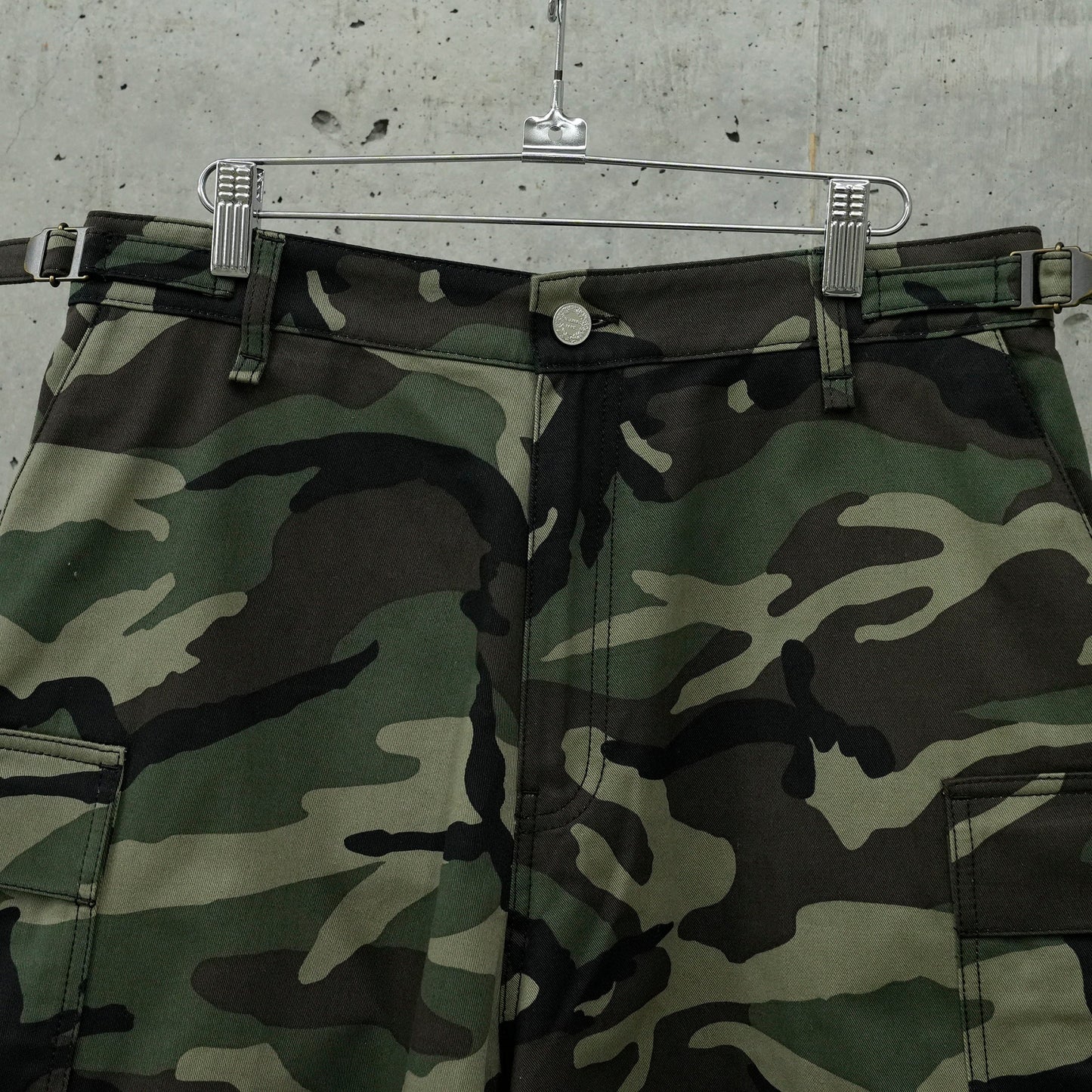 CARGO SHORTS / CAMOUFLAGE