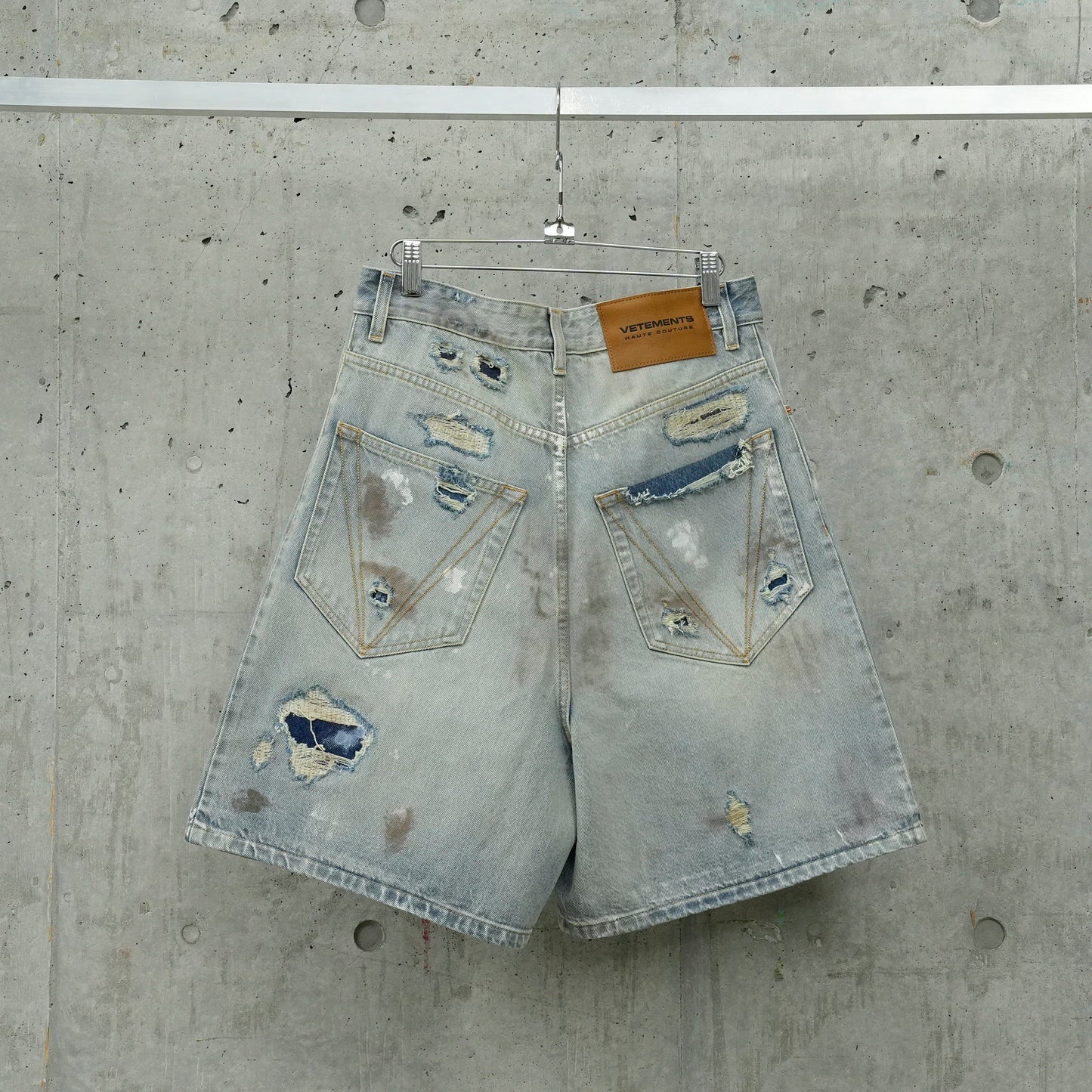 TRASHED SHORTS / LIGHT BLUE