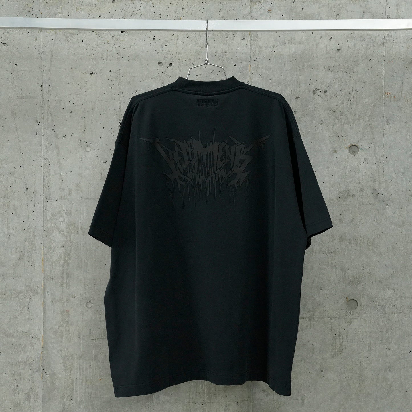 DRIP METAL OVERSIZED T-SHIRT / BLACK