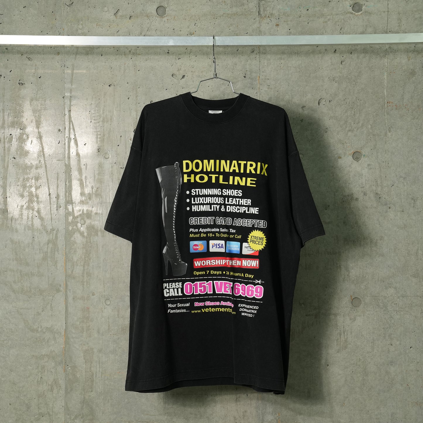 DOMINATRIX HOTLINE OVERSIZED T-SHIRT / BLACK