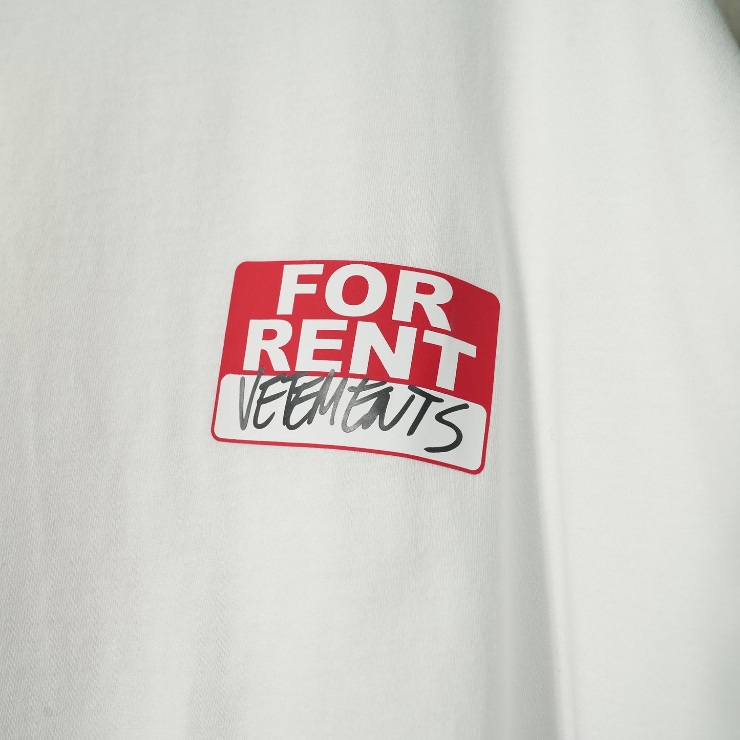 FOR RENT OVERSIZED T-SHIRT / WHITE