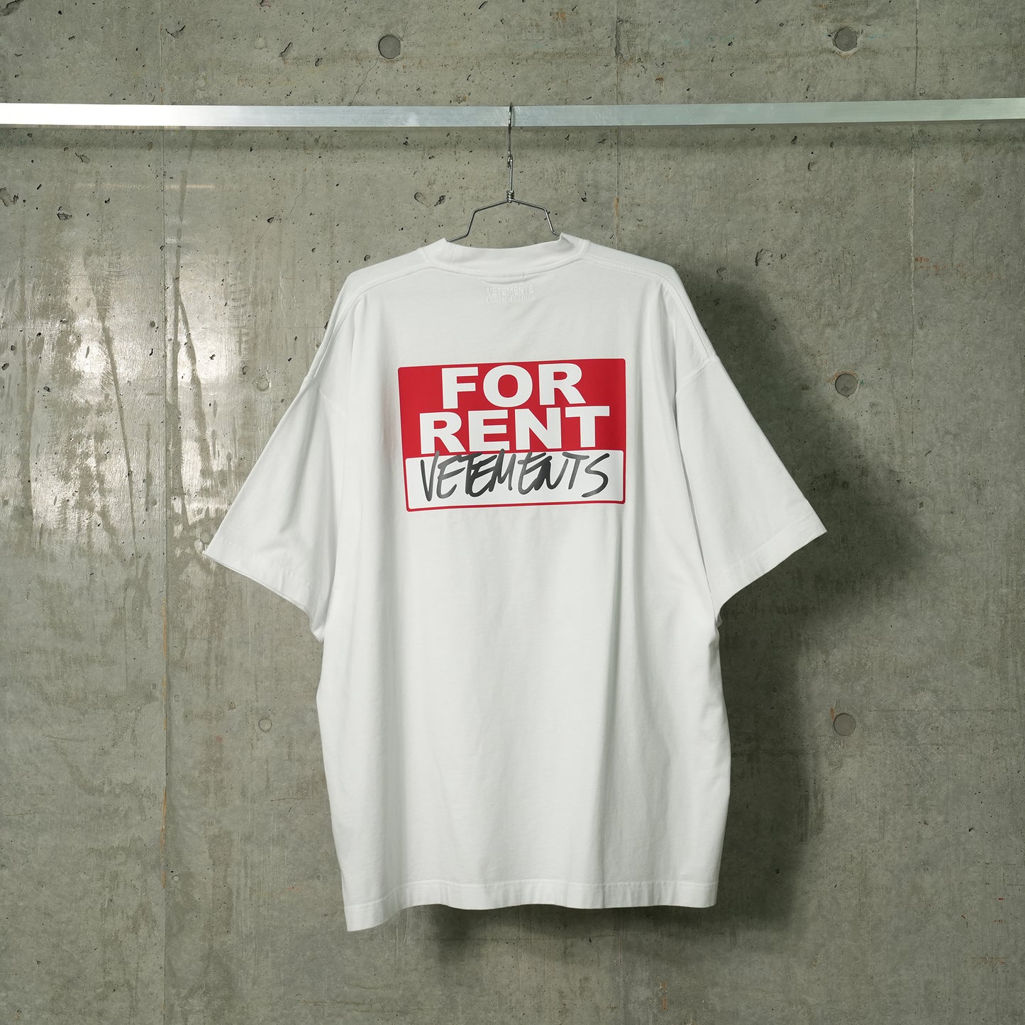 FOR RENT OVERSIZED T-SHIRT / WHITE