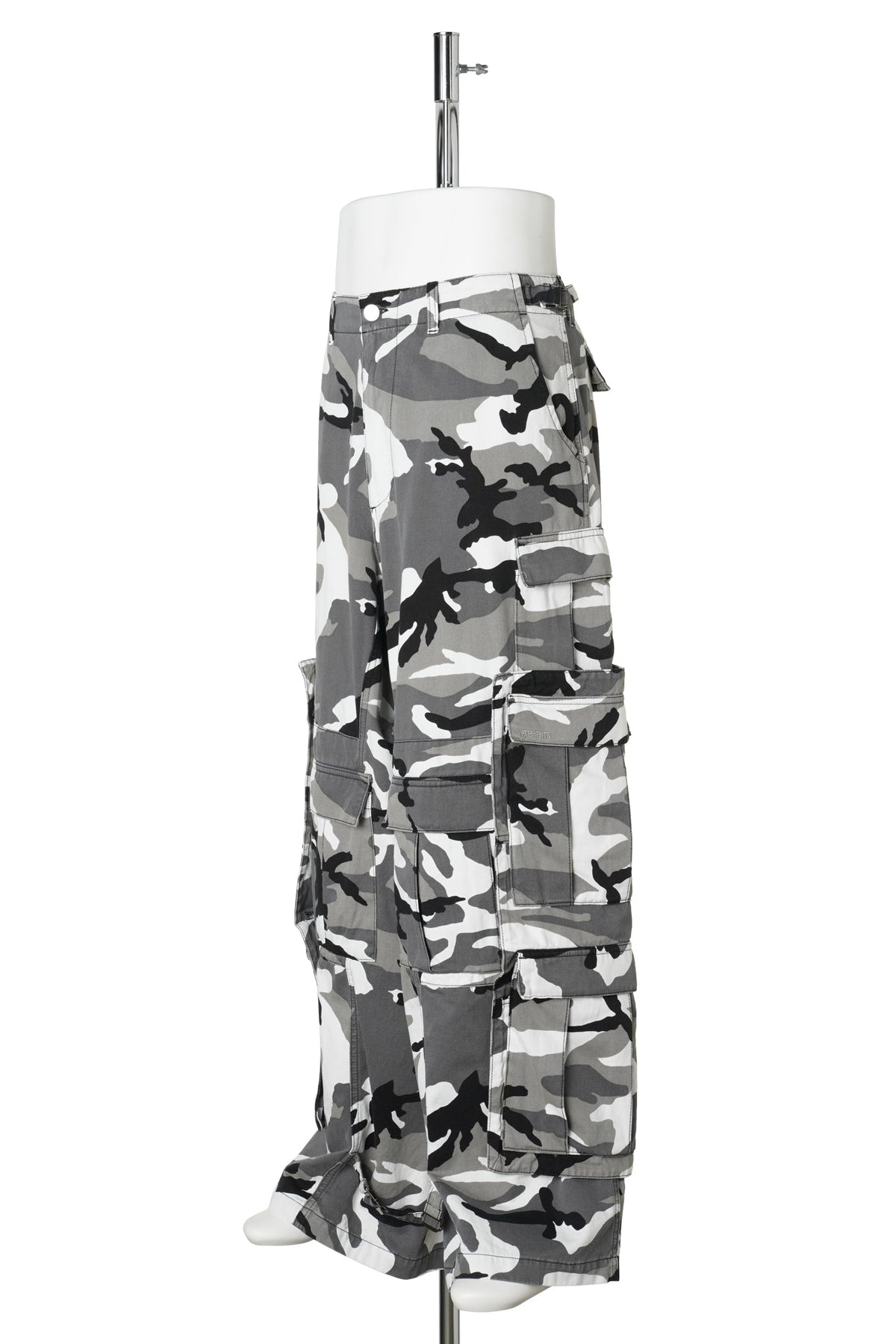 MERGED CARGO PANTS / WHITE CAMO