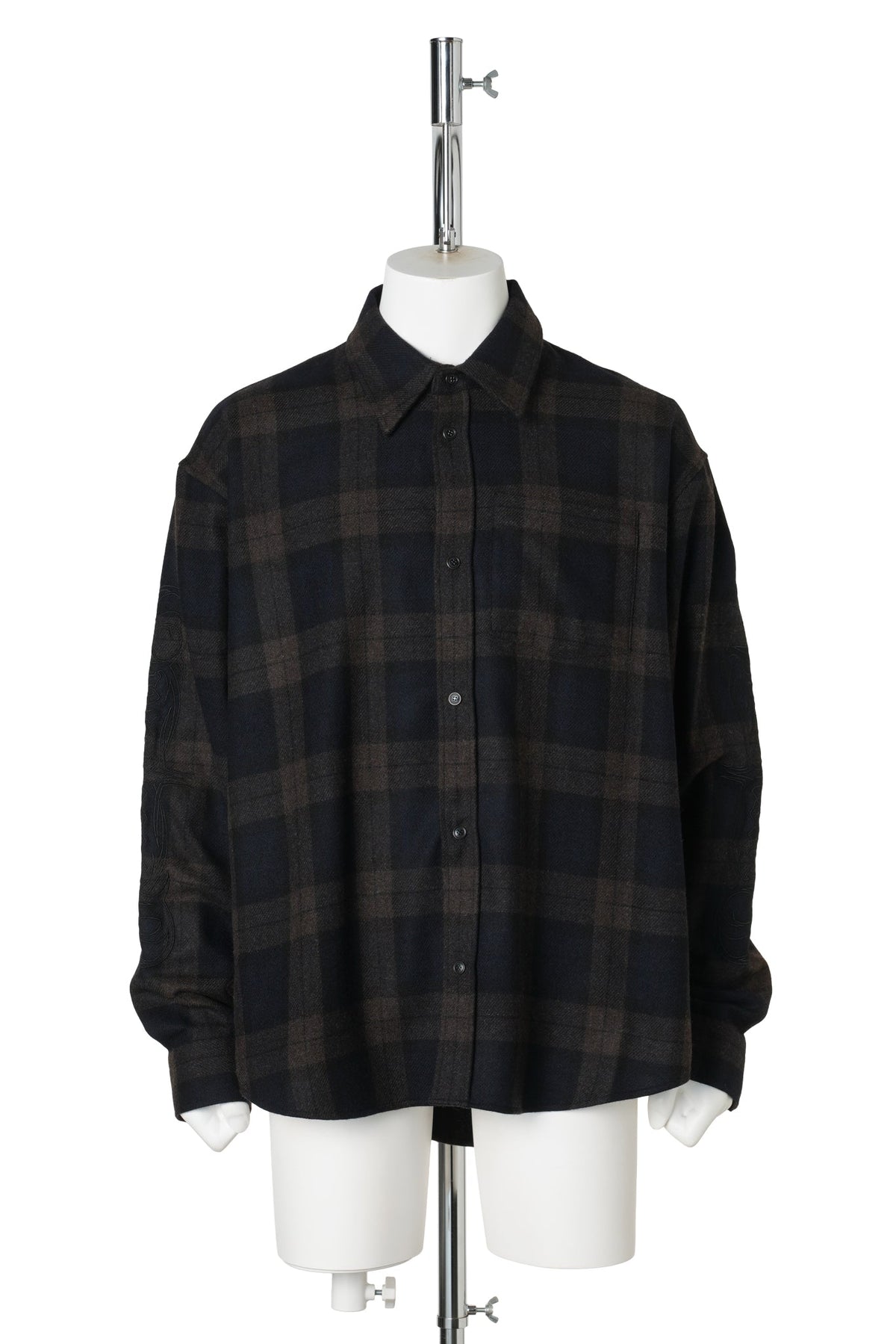EMBROIDERED METAL LOGO FLANNEL SHIRT / BLACK CHECK