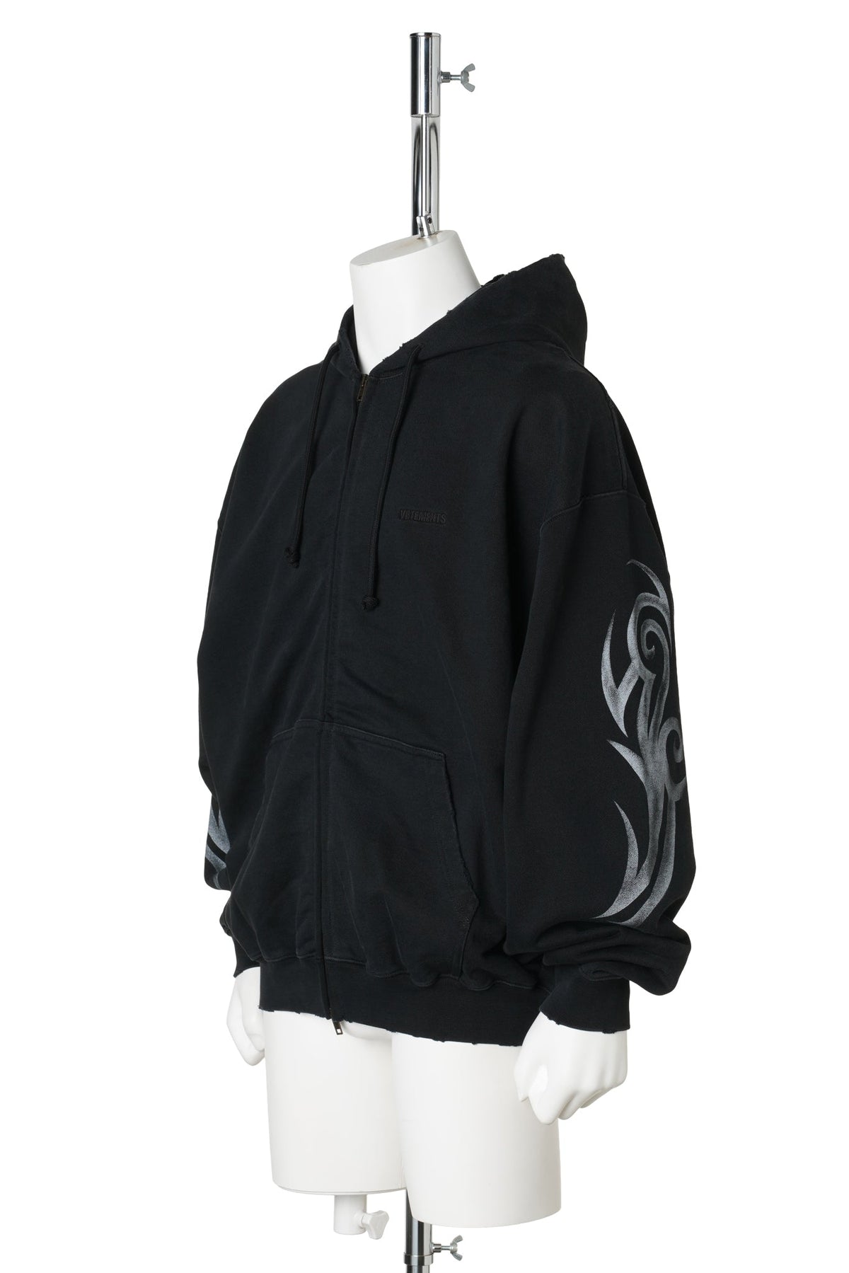 GRAFFITI TRIBAL ZIP-UP HOODIE / WASHED BLACK