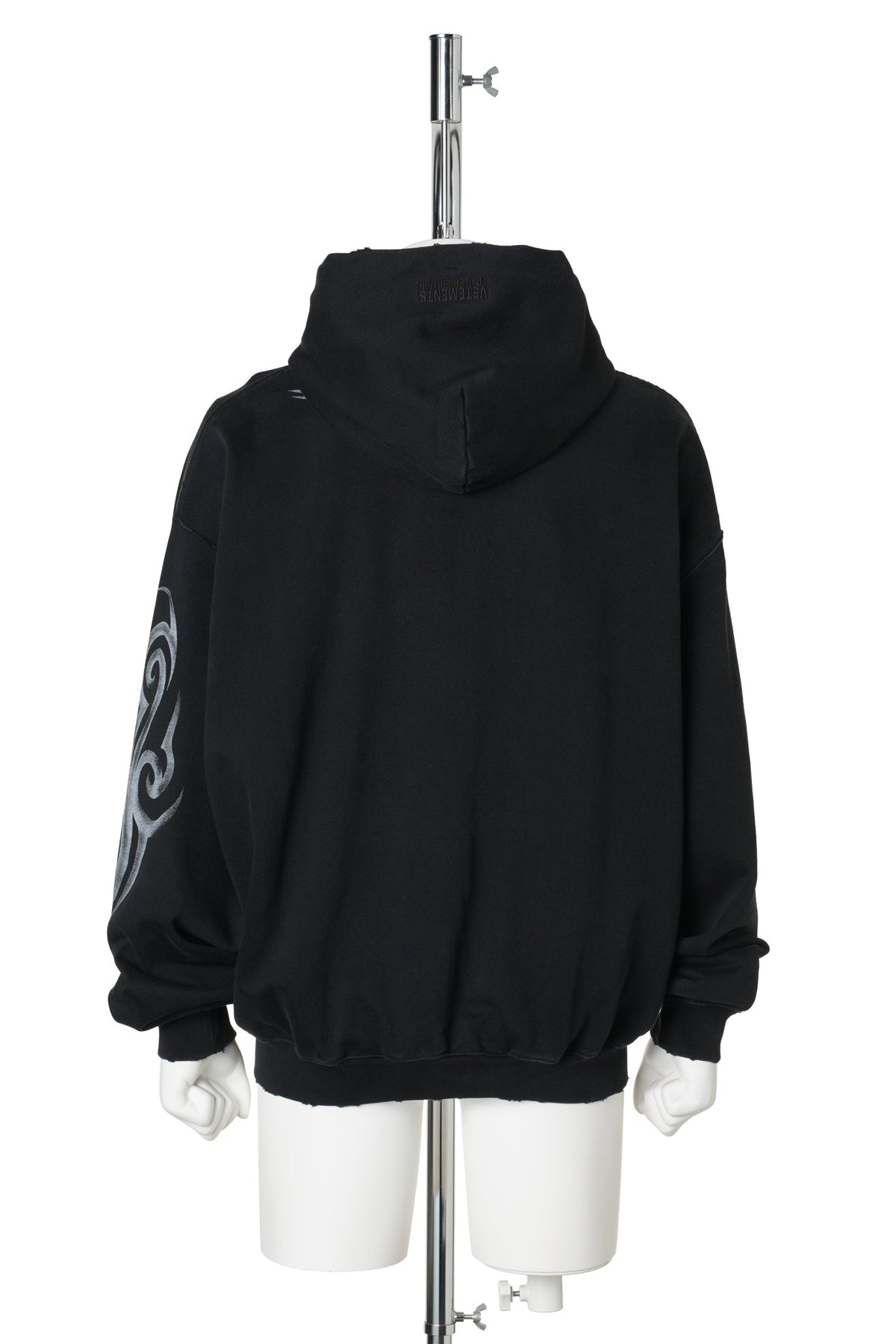 GRAFFITI TRIBAL ZIP-UP HOODIE / WASHED BLACK