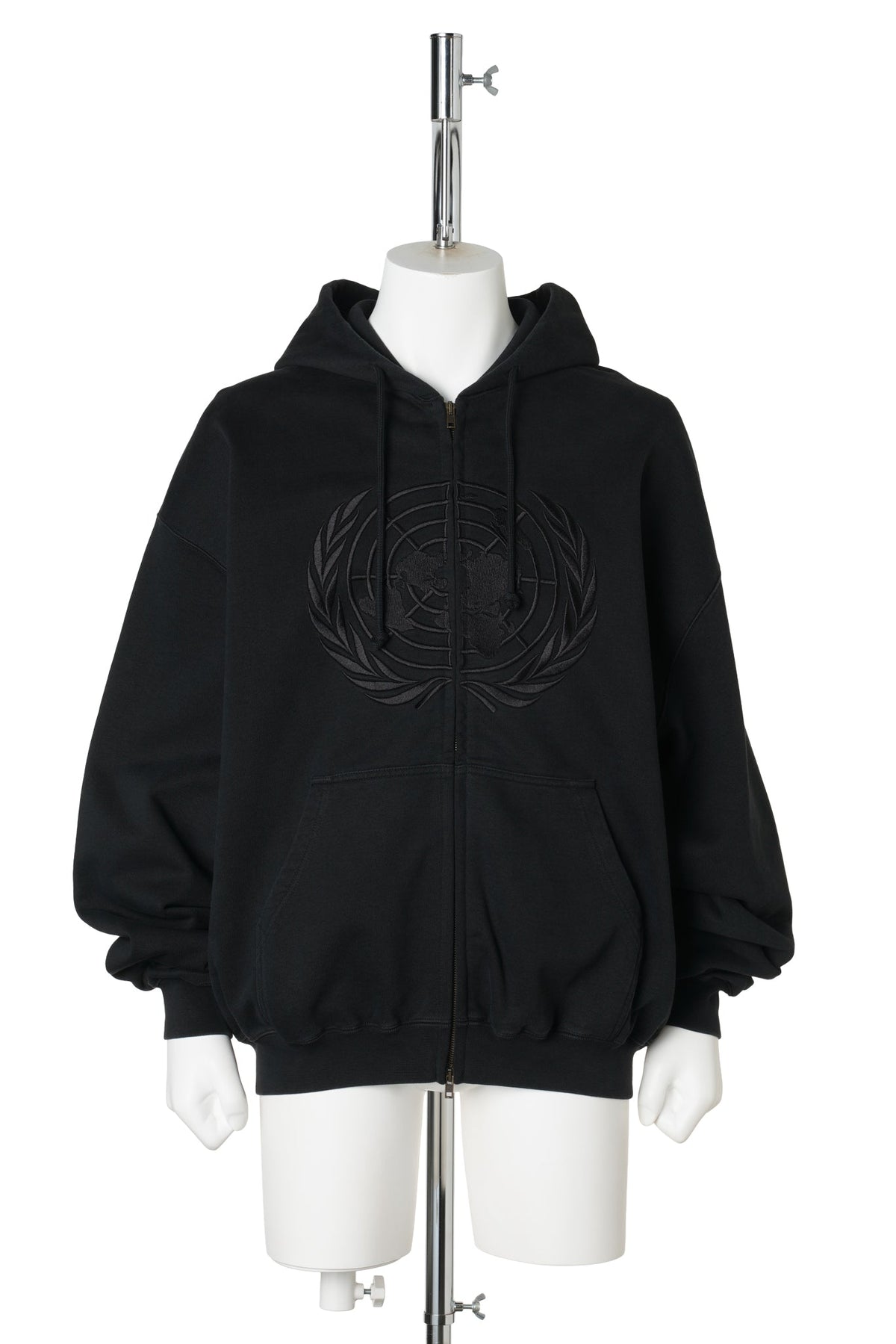EMBROIDERED FRONT ZIP-UP HOODIE / WASHED BLACK