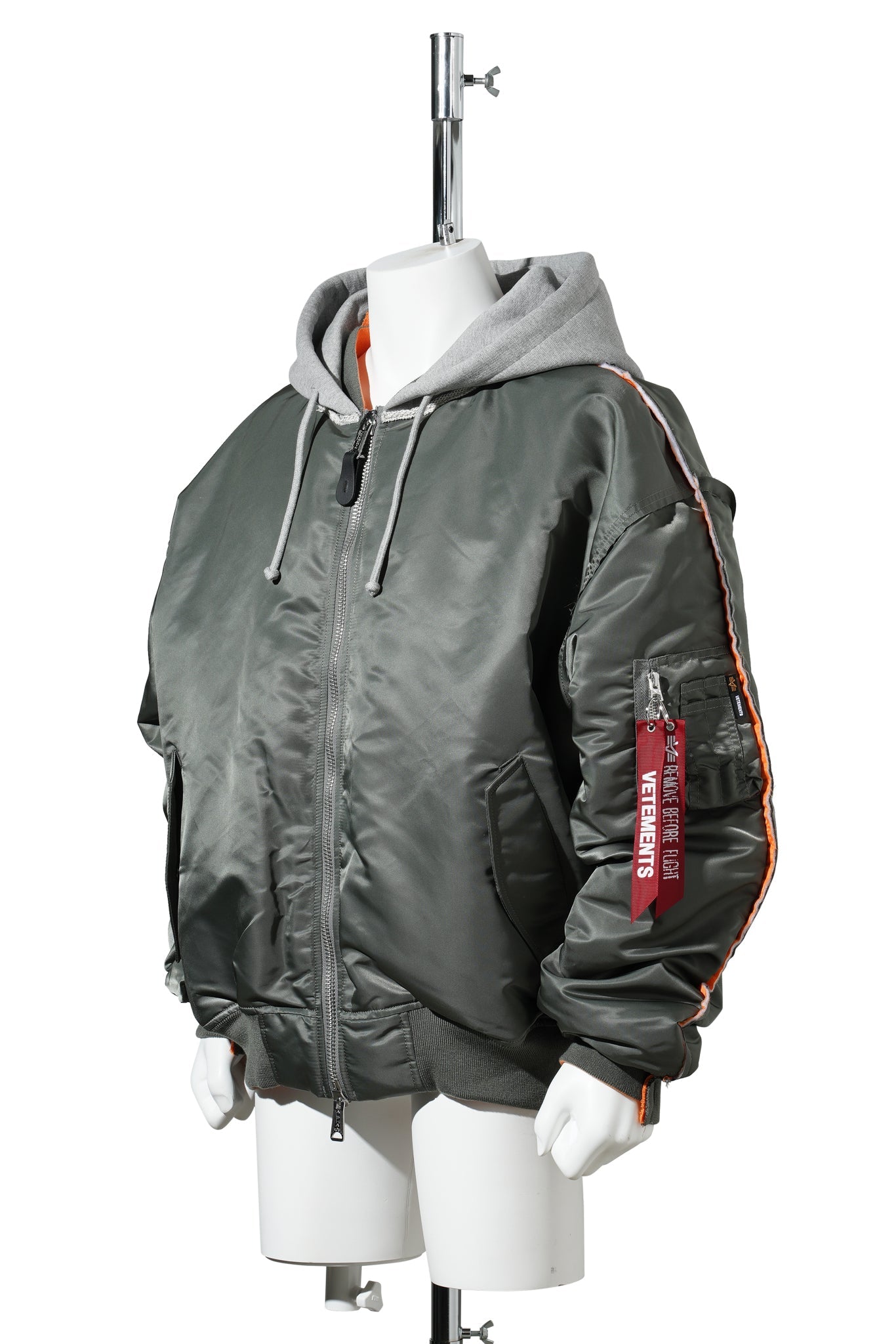 BOMBER WITH ATTACHED HOOD / GREEN