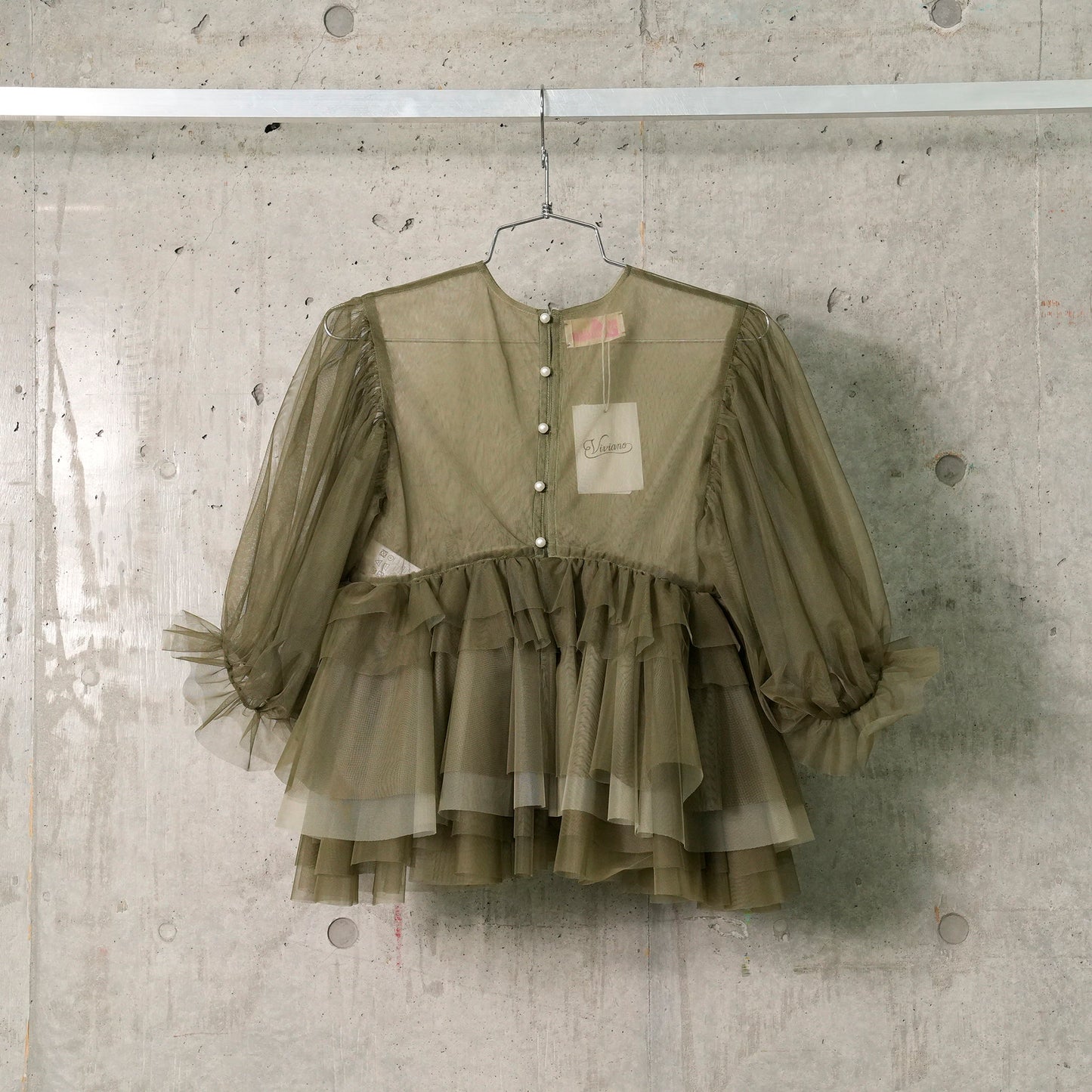 TULLE PUFF SLEEVE TOP / OLIVE GREEN