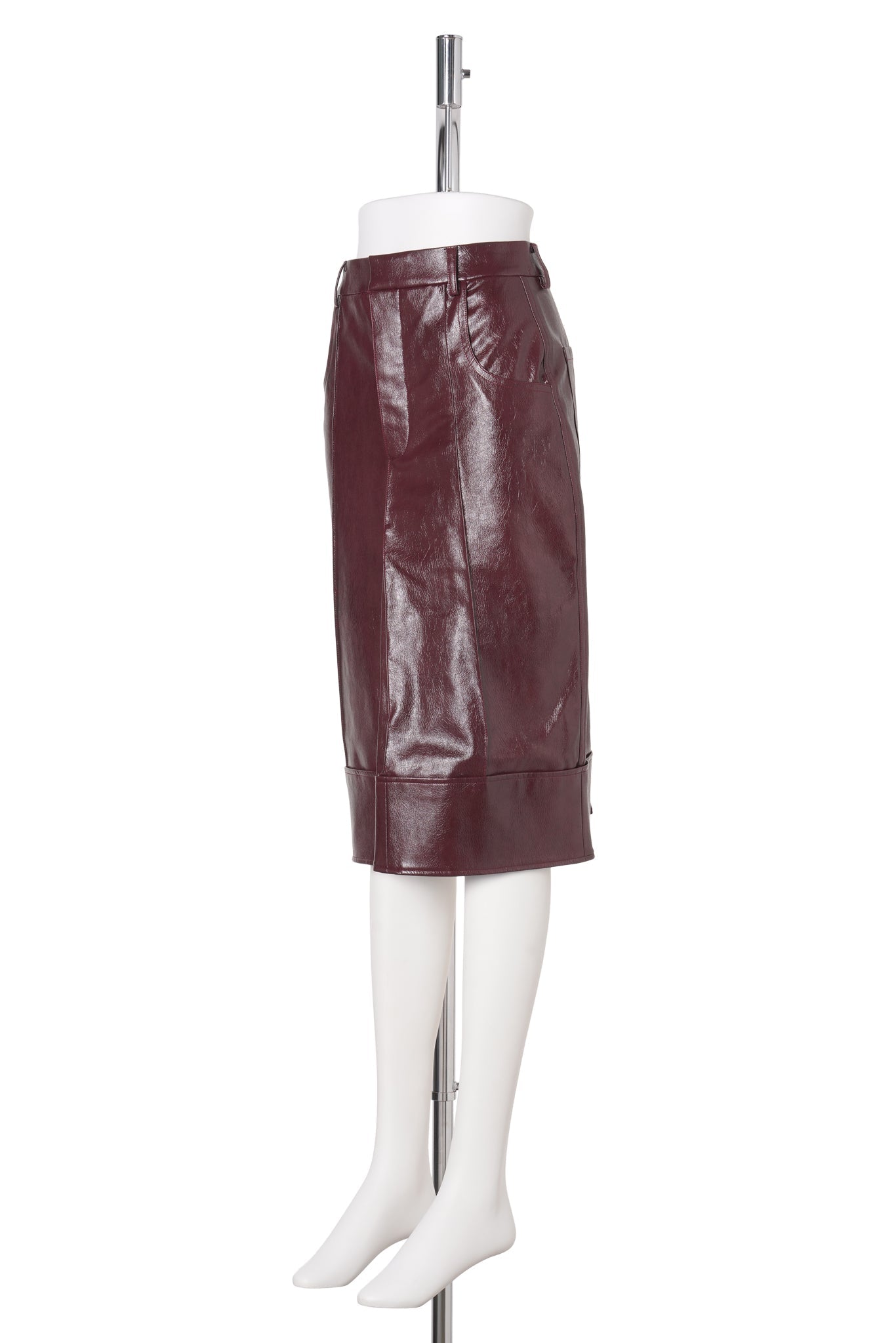 FAUX LEATHER PLIS SKIRT / RED