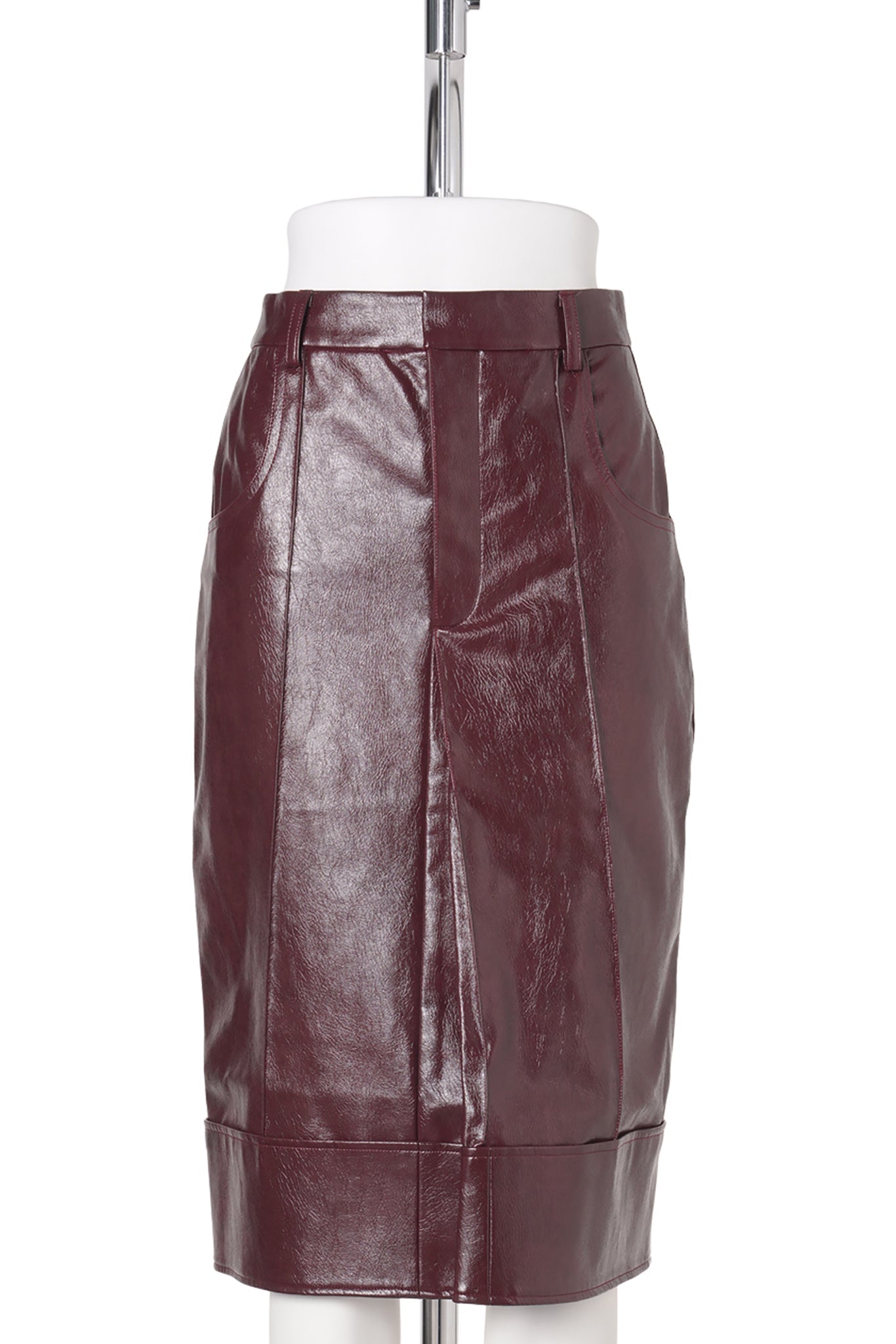 FAUX LEATHER PLIS SKIRT / RED