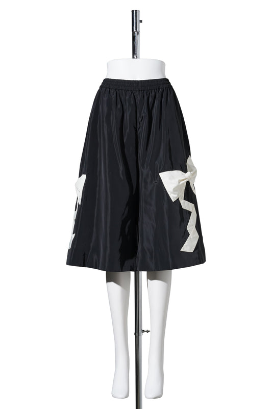 RIBBON DETAIL SIDE LINE WIDE SHORTS / BLACK