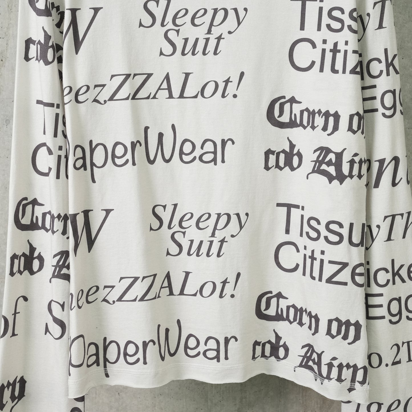 TEXT TEE / KRAFTPAPER