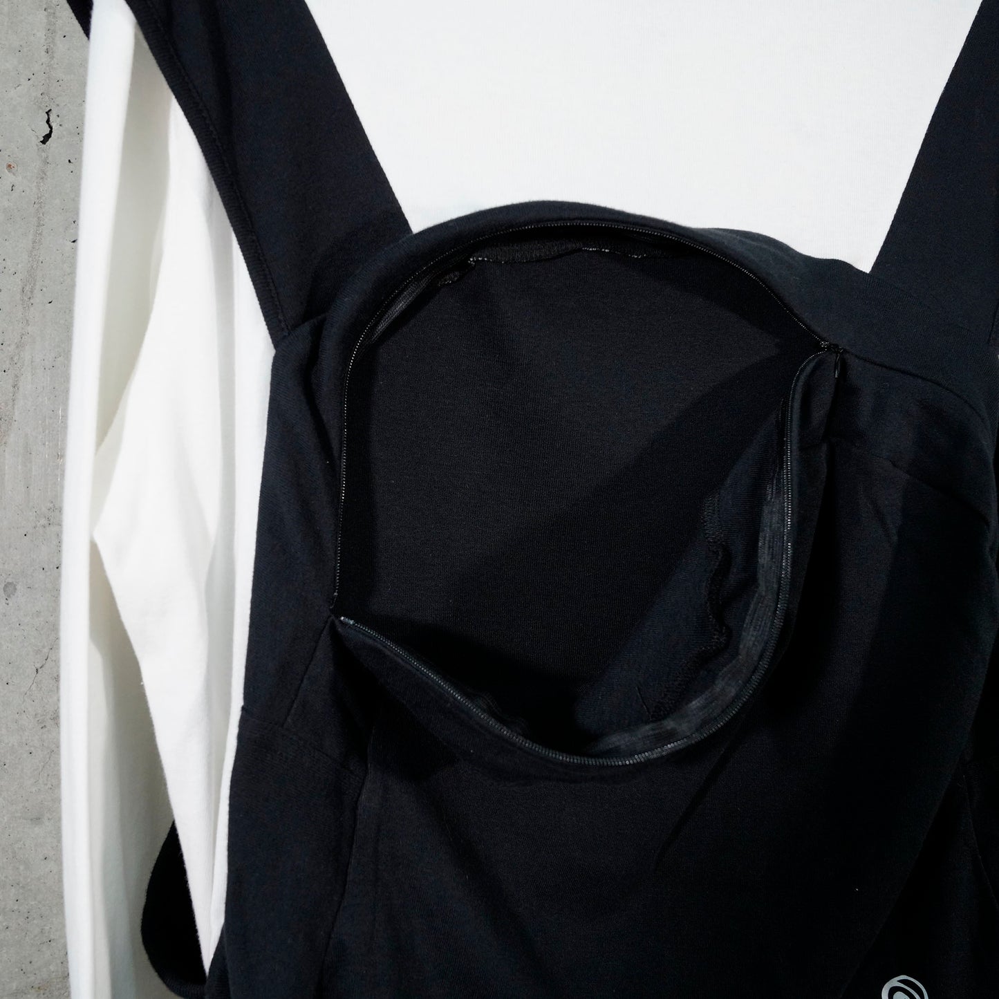 BACKPACK TOP / WHITE