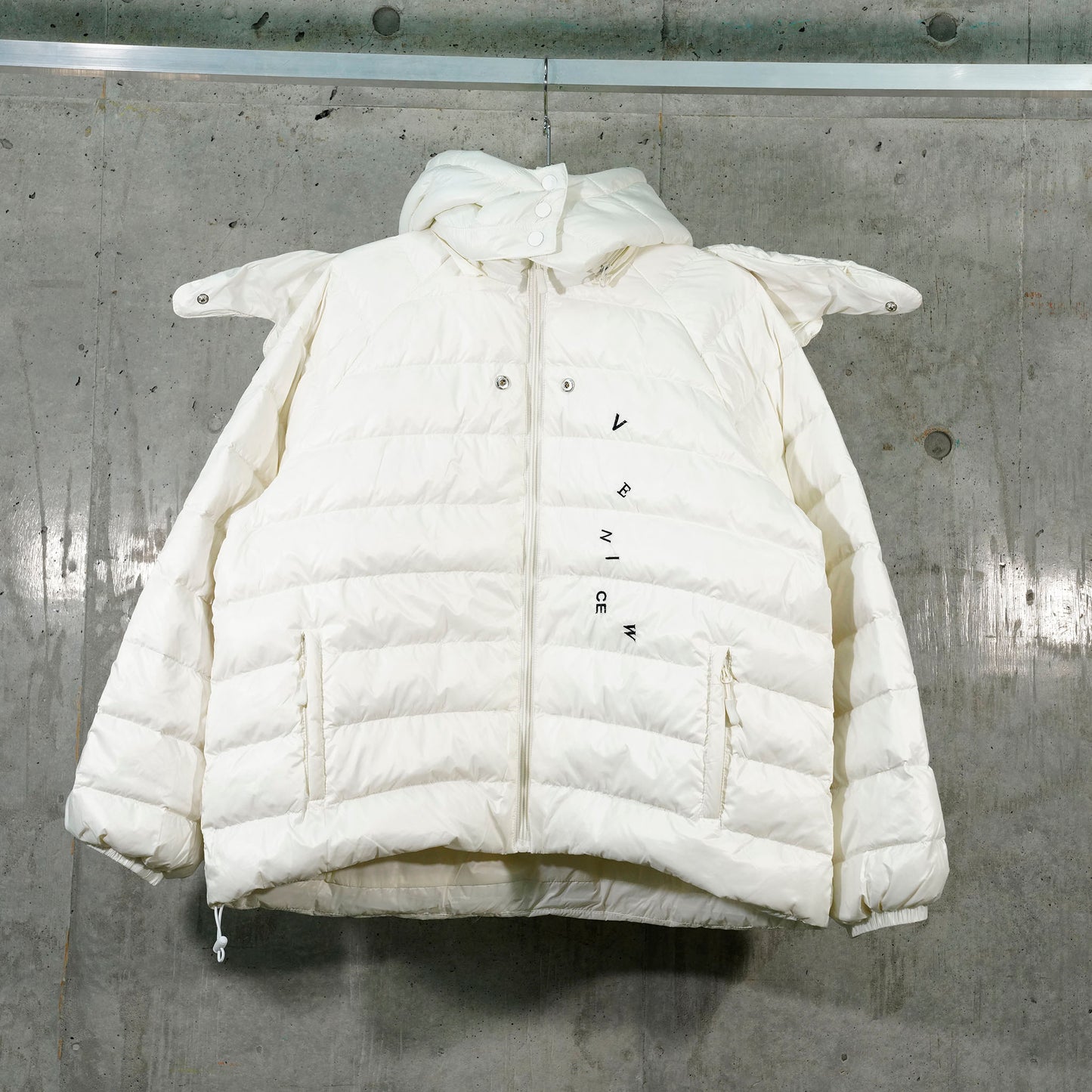 WINGS DOWN JACKET / EGGWHITE