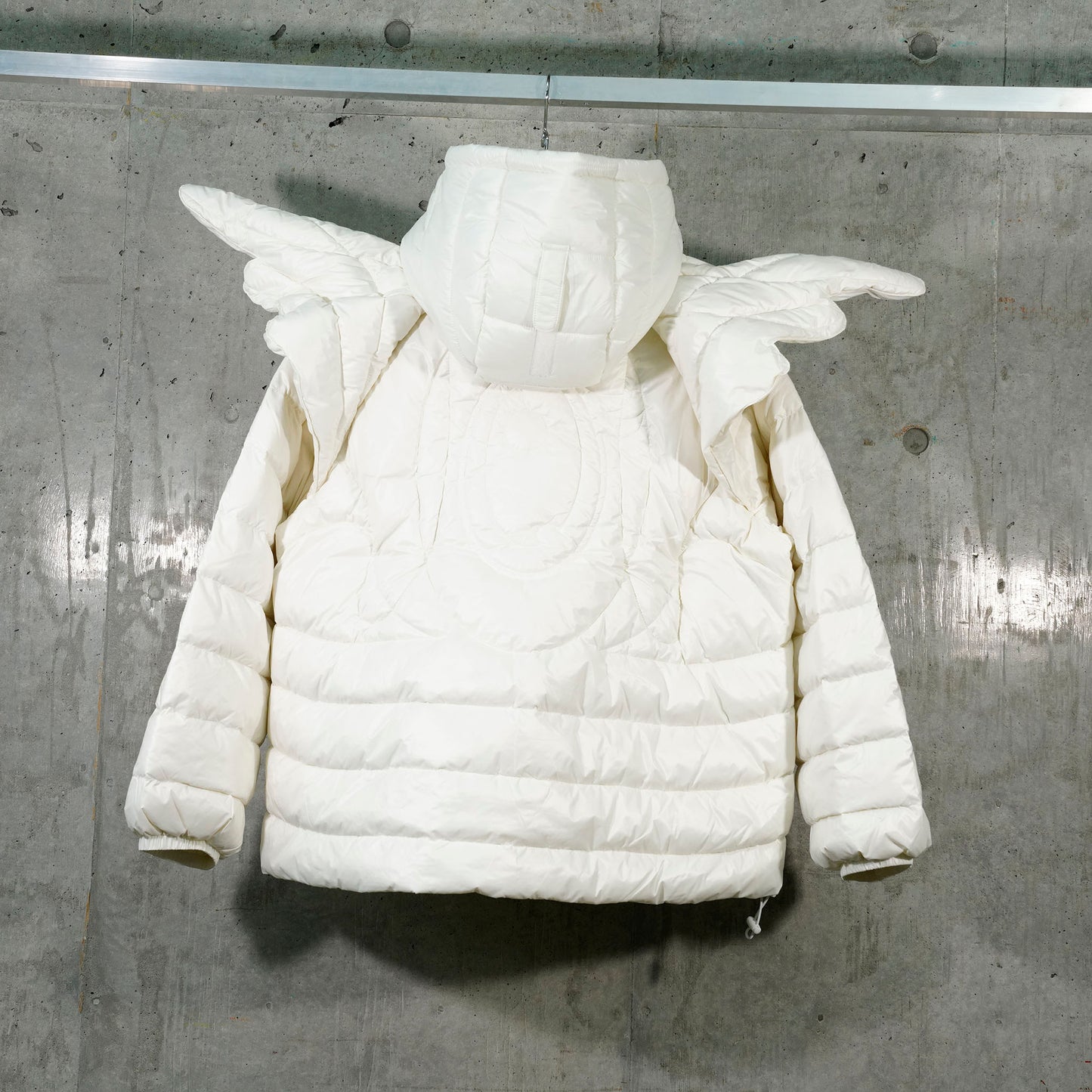 WINGS DOWN JACKET / EGGWHITE