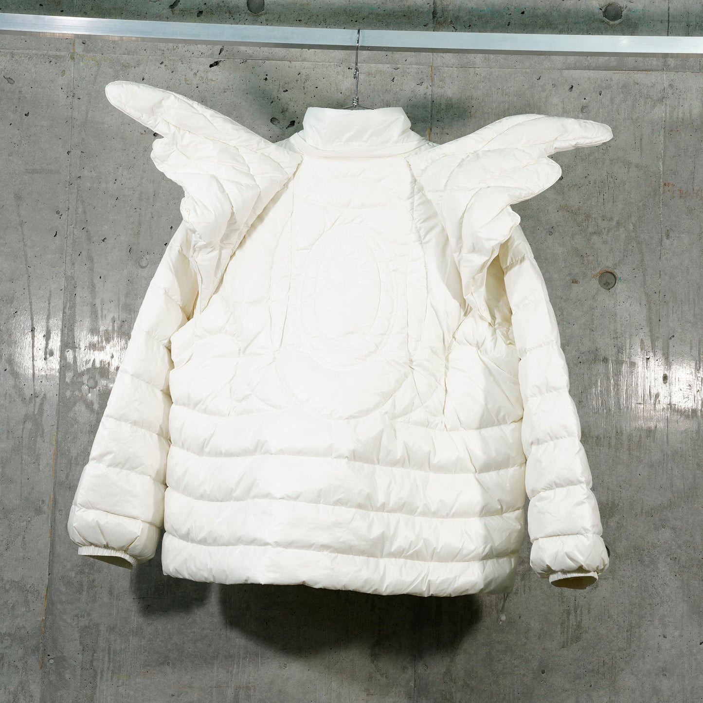 WINGS DOWN JACKET / EGGWHITE