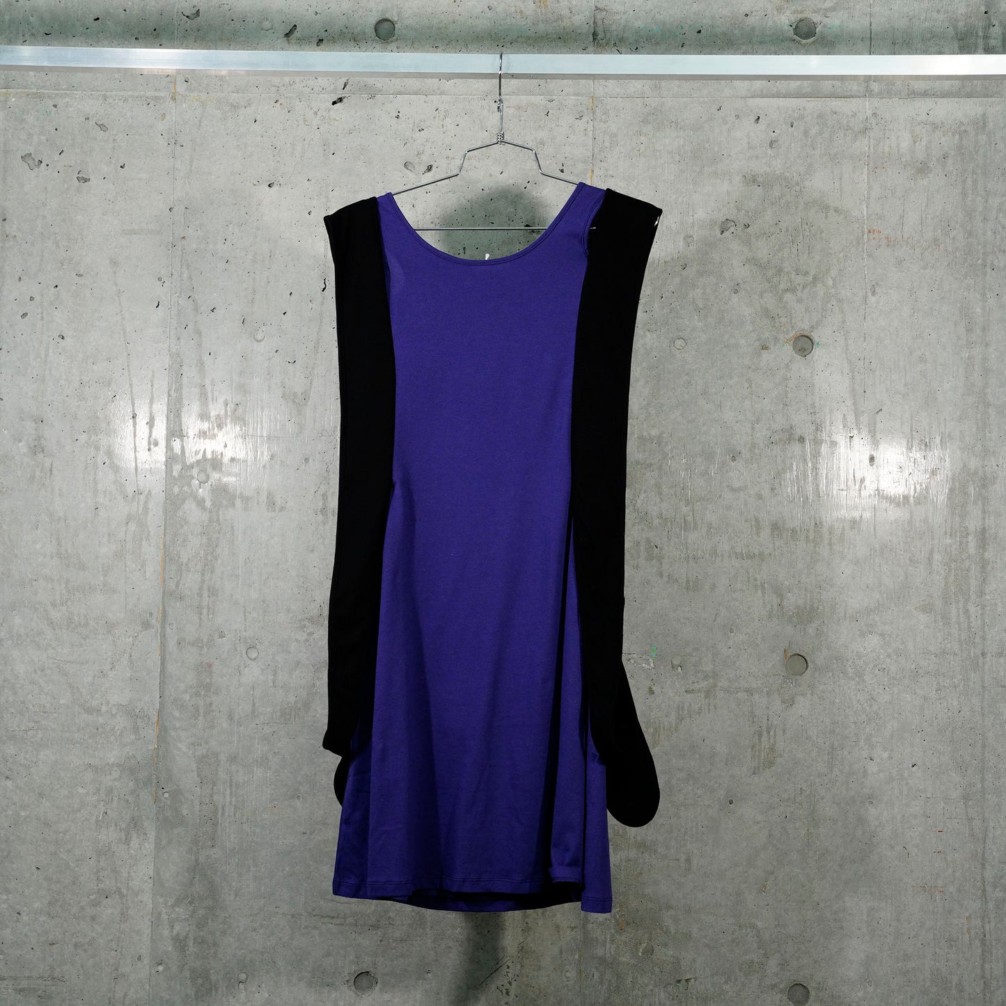 BACKPACK DRESS / PURPLE/BLACK