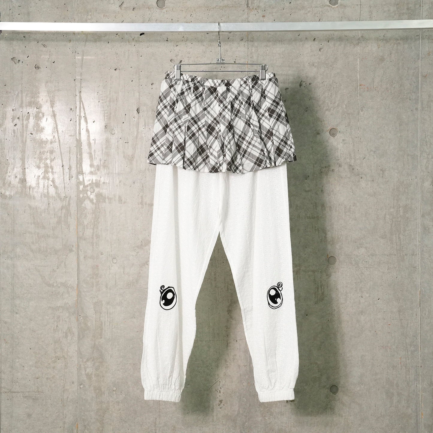 SKIRT SWEATPANTS / CHARCOAL/WHITE