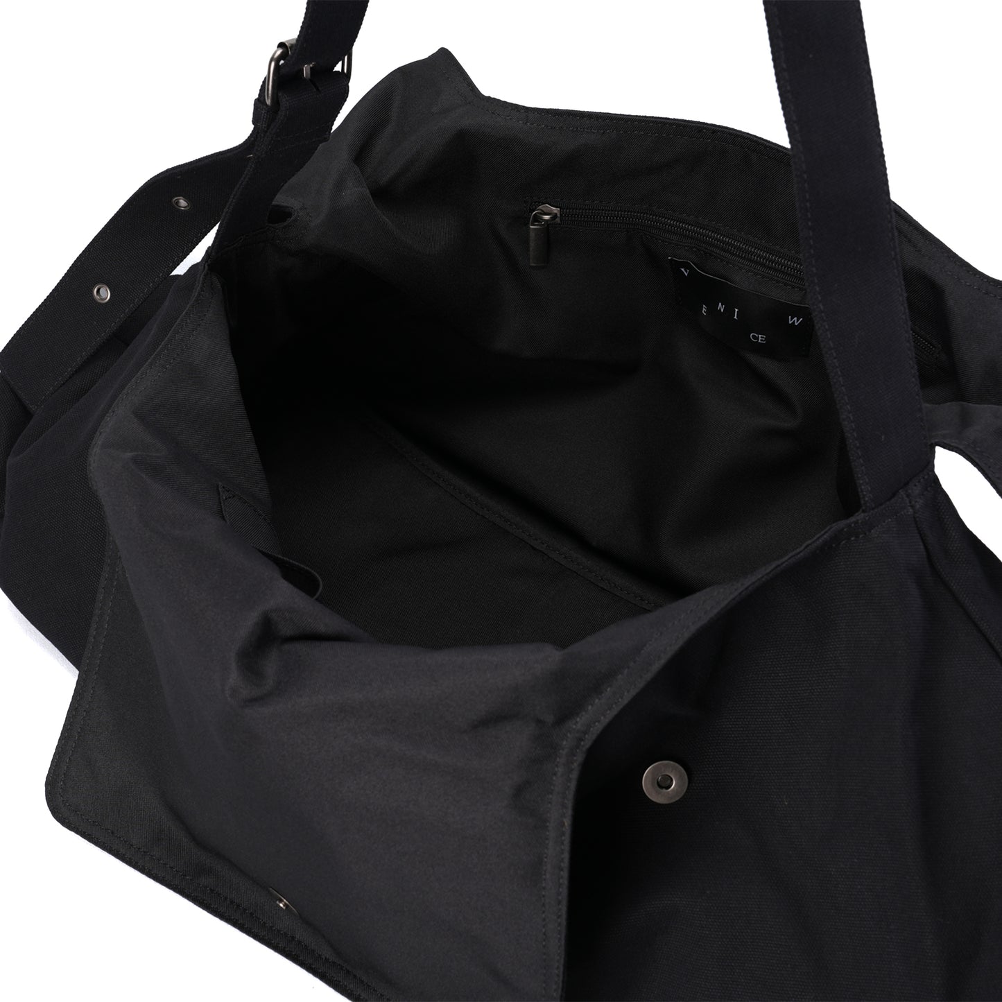 BIG FLYING BAG / BLACK BUTLER