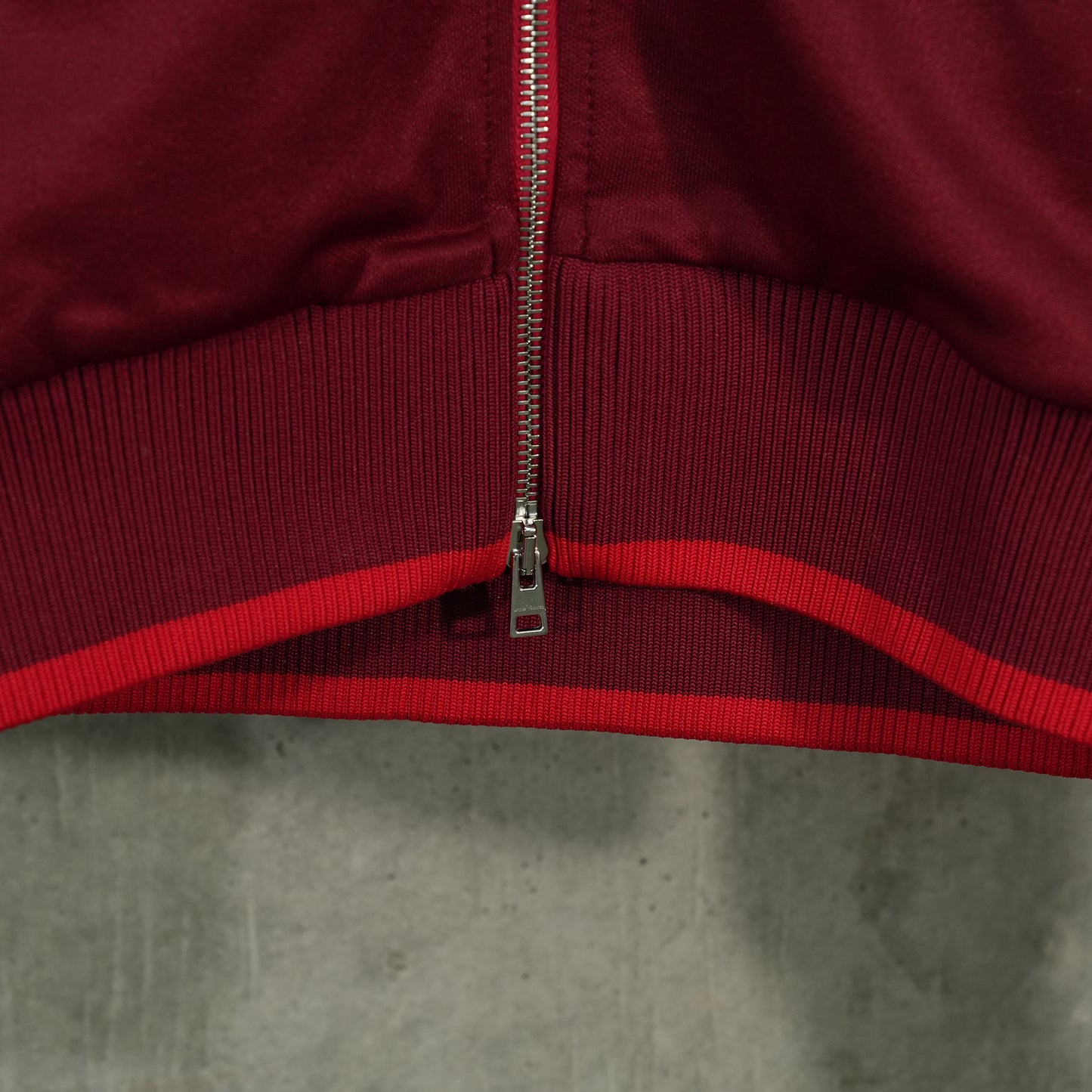 ESSENCE TRACK TOP / BURGUNDY RED