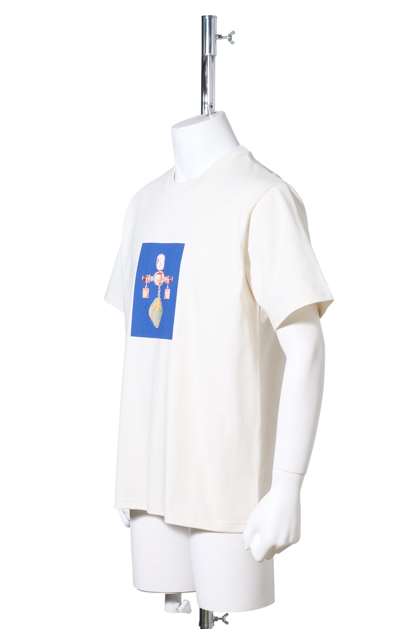 COMPASS TEE / IVORY/BROOCH 1
