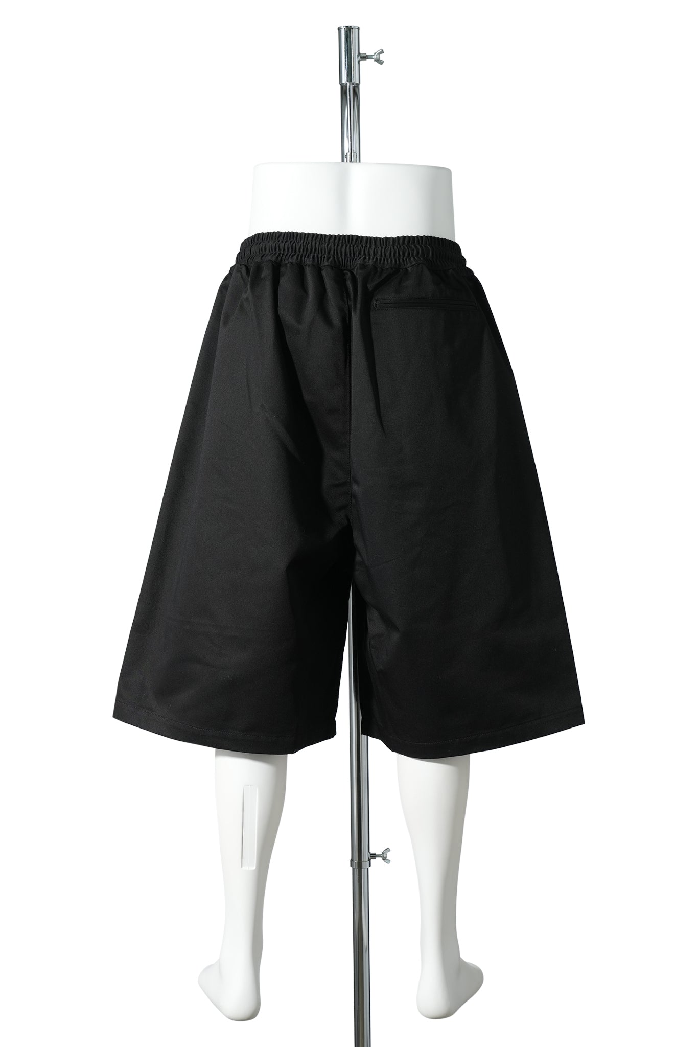 ORALE ELASTICATED SHORT / BLACK