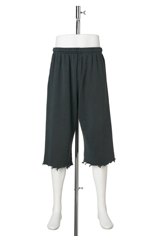 OS CHAVARRIA COMMUNITY CENTER DISTRESSED SHORT / PIRATE BLACK