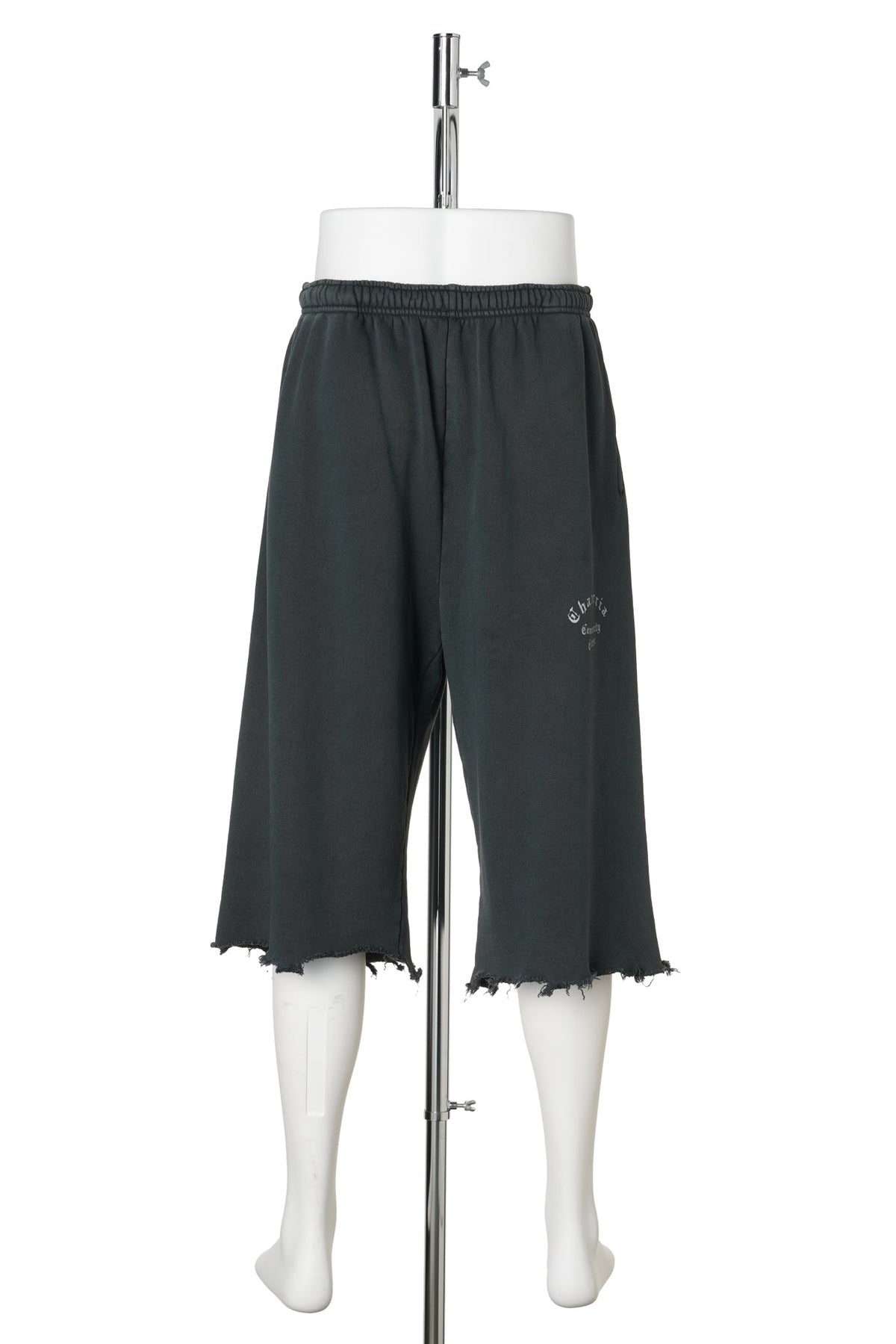 OS CHAVARRIA COMMUNITY CENTER DISTRESSED SHORT / PIRATE BLACK