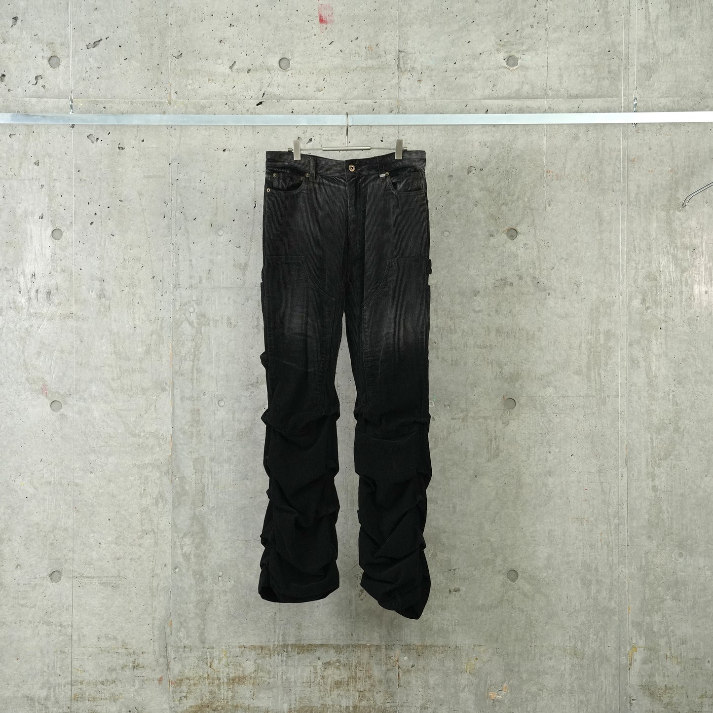 WASHED AND WRINKLED CORDUROY PANTS / BLACK