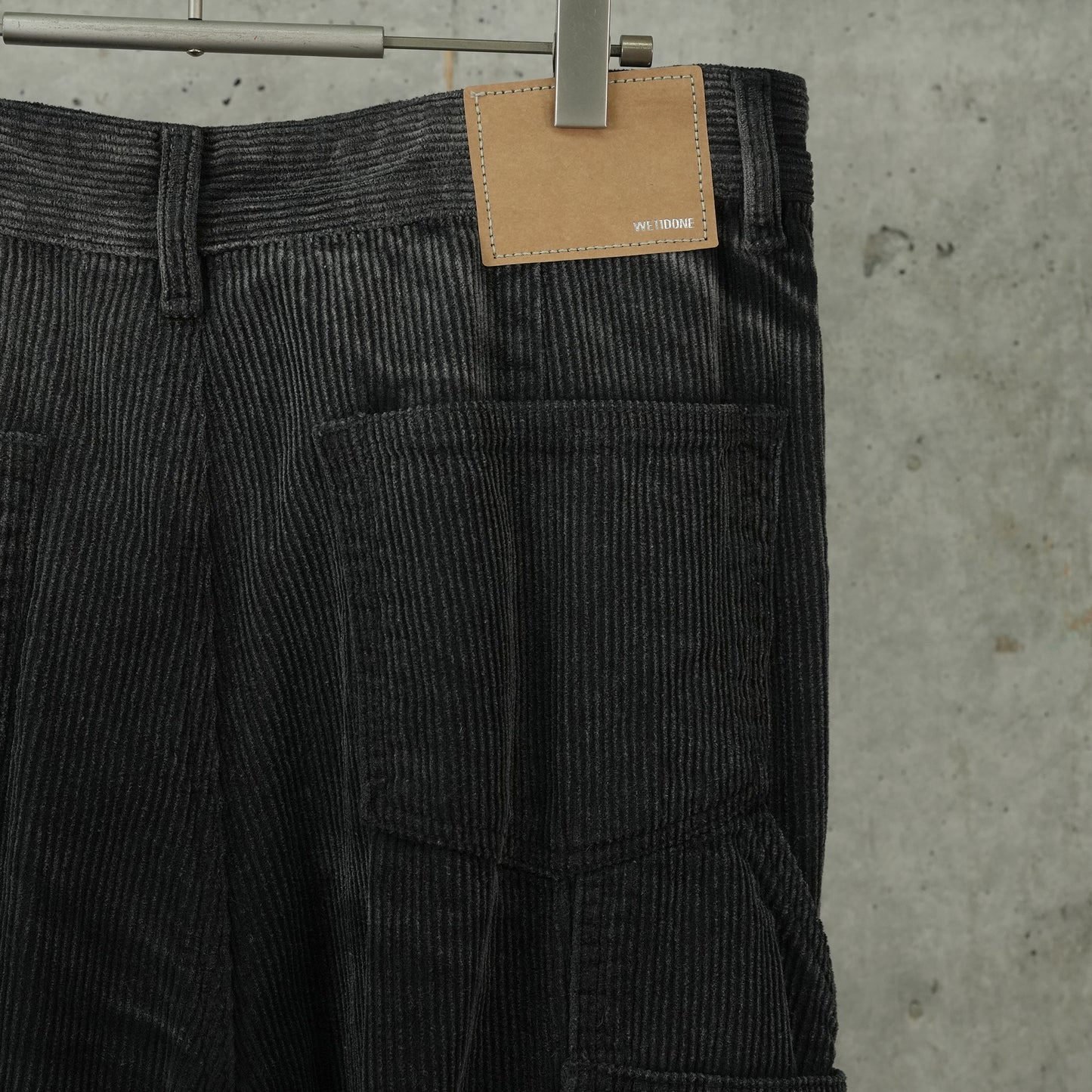 WASHED AND WRINKLED CORDUROY PANTS / BLACK