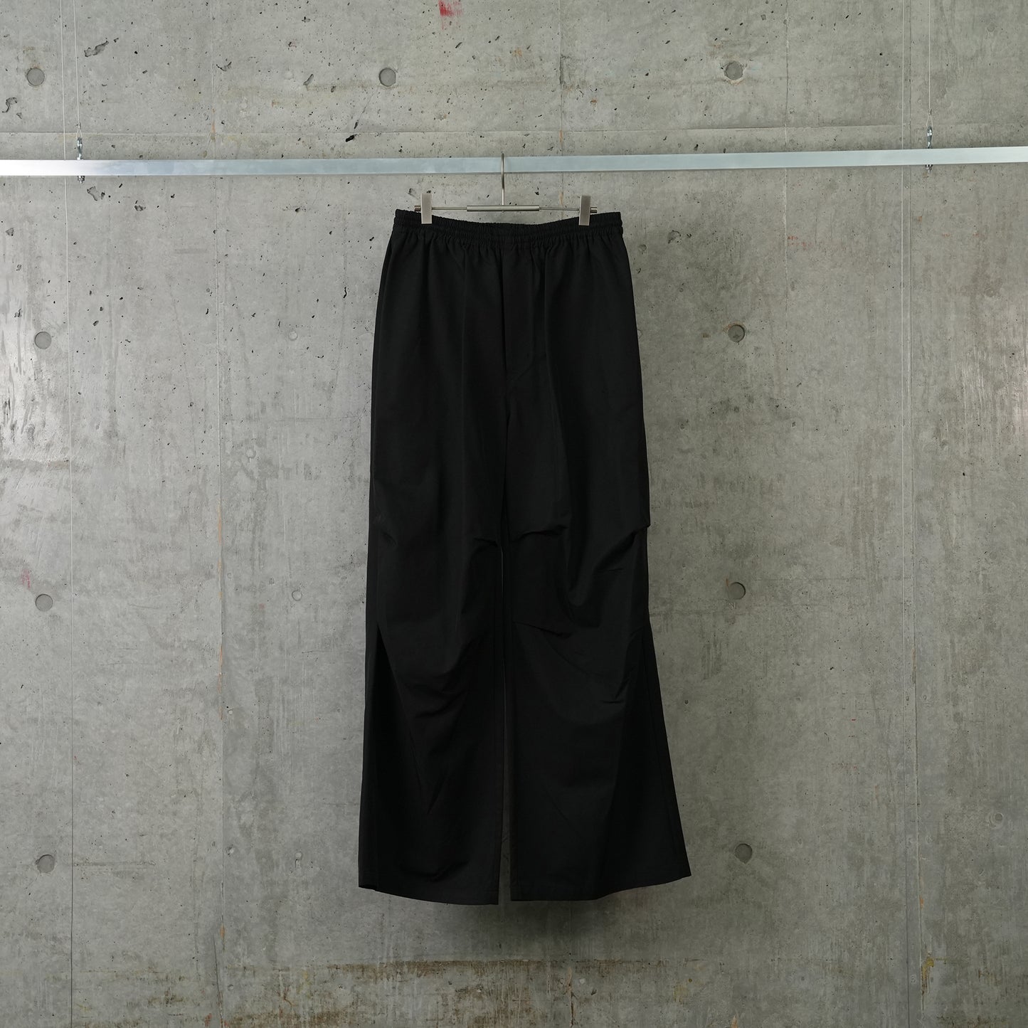 TRACK PANTS / BLACK