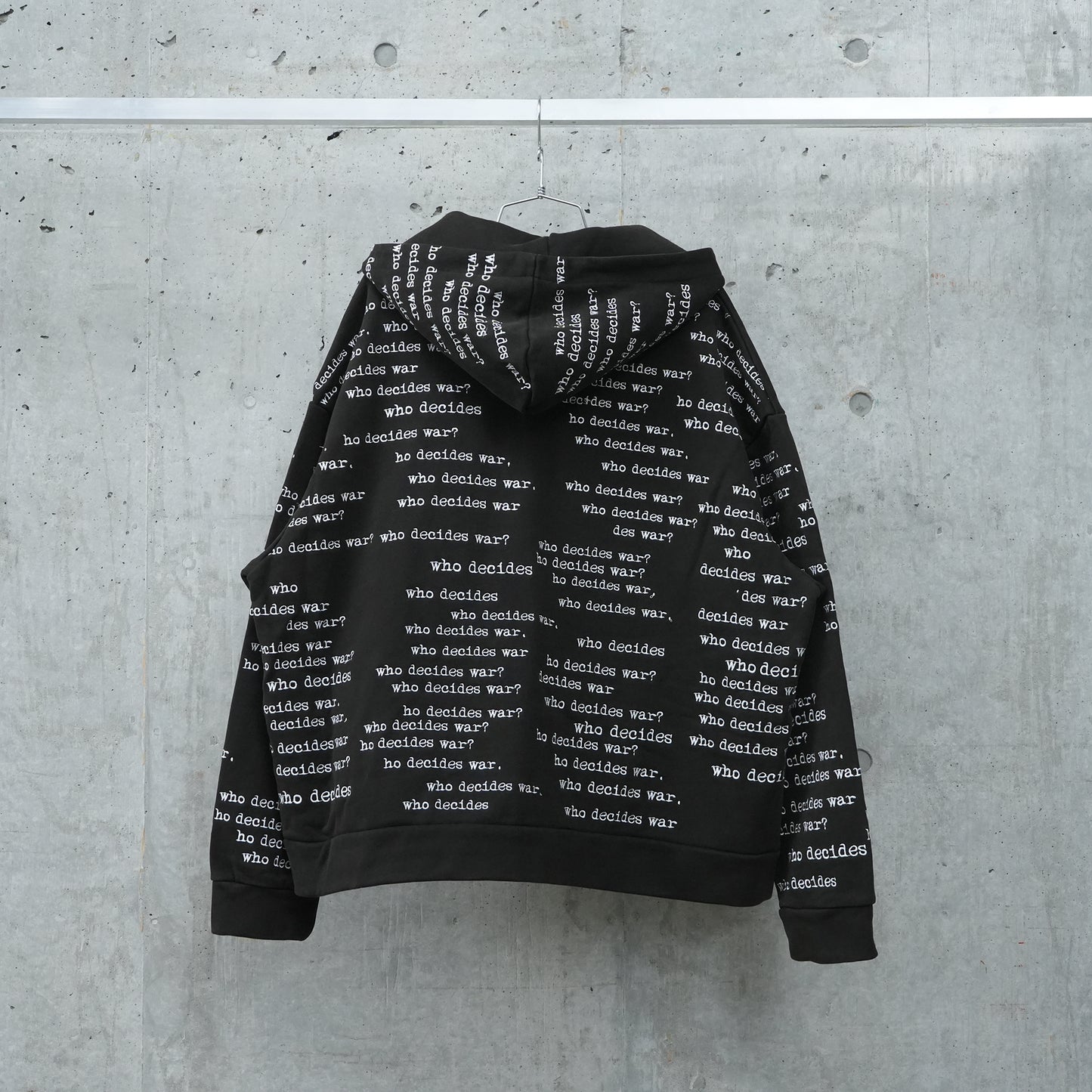 WDW SCRIPTURE ZIPPER PULLOVER / COAL