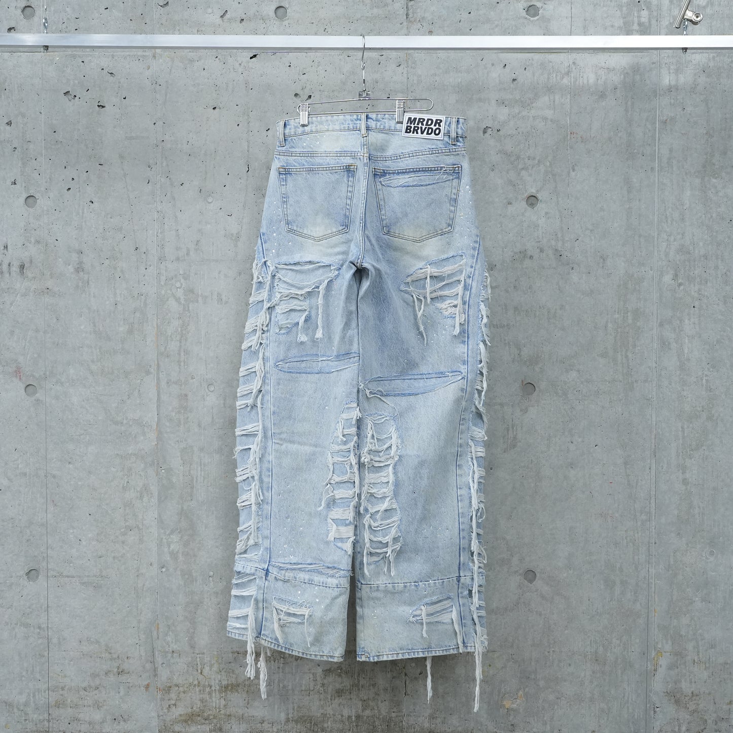 ULTRA FLARE DISTRESSED DENIM / DENIM