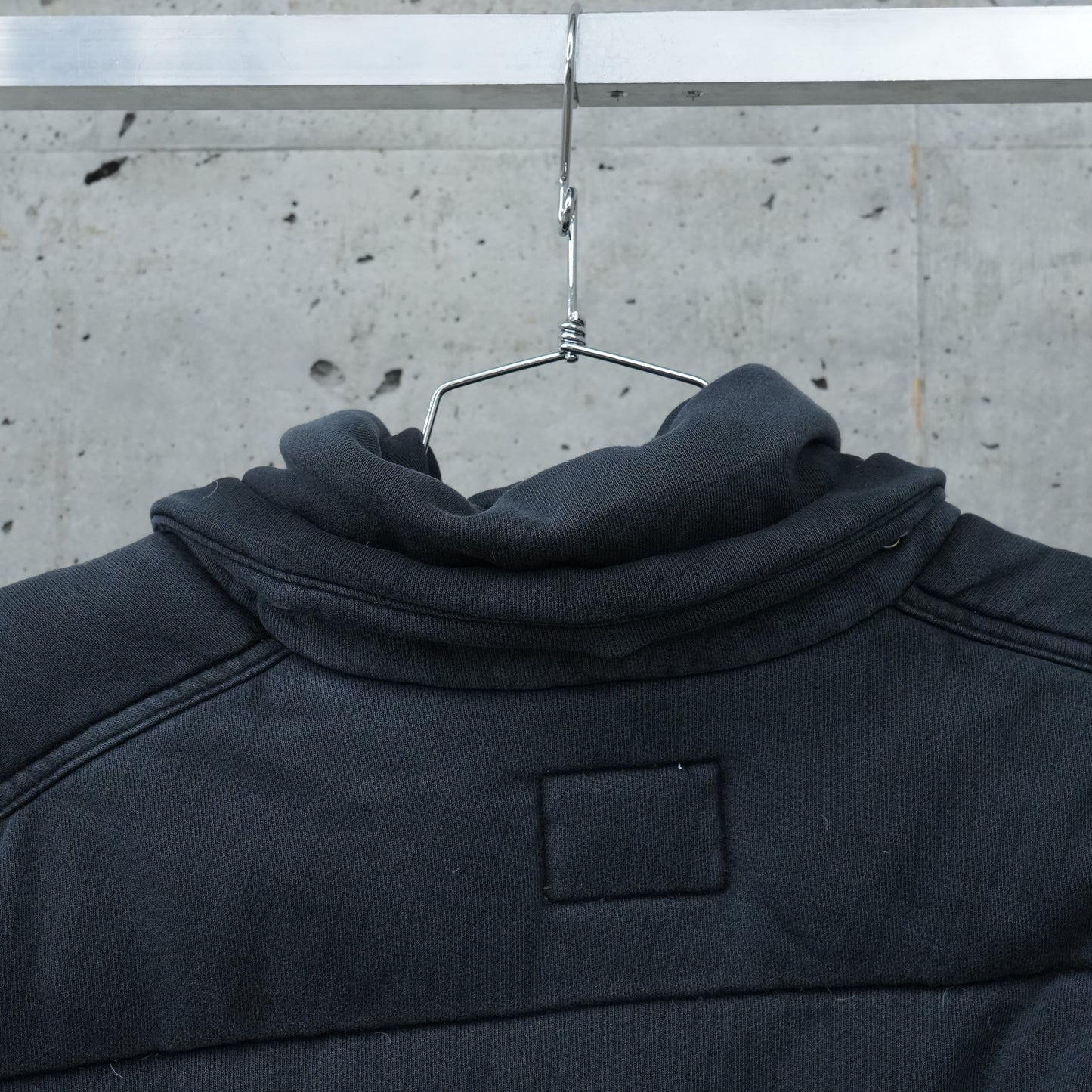 FLEECE PUFFER JACKET / BLACK