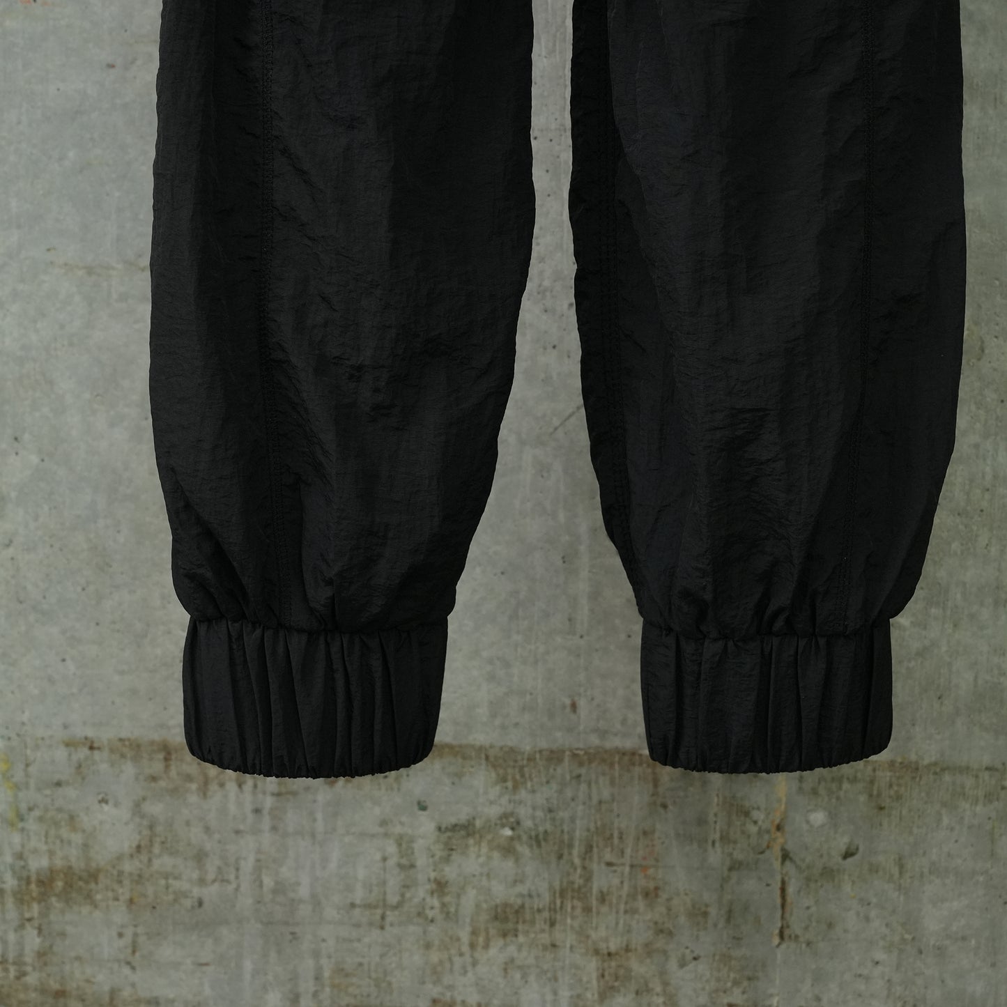 CUTOUT BELL PANTS / BLACK