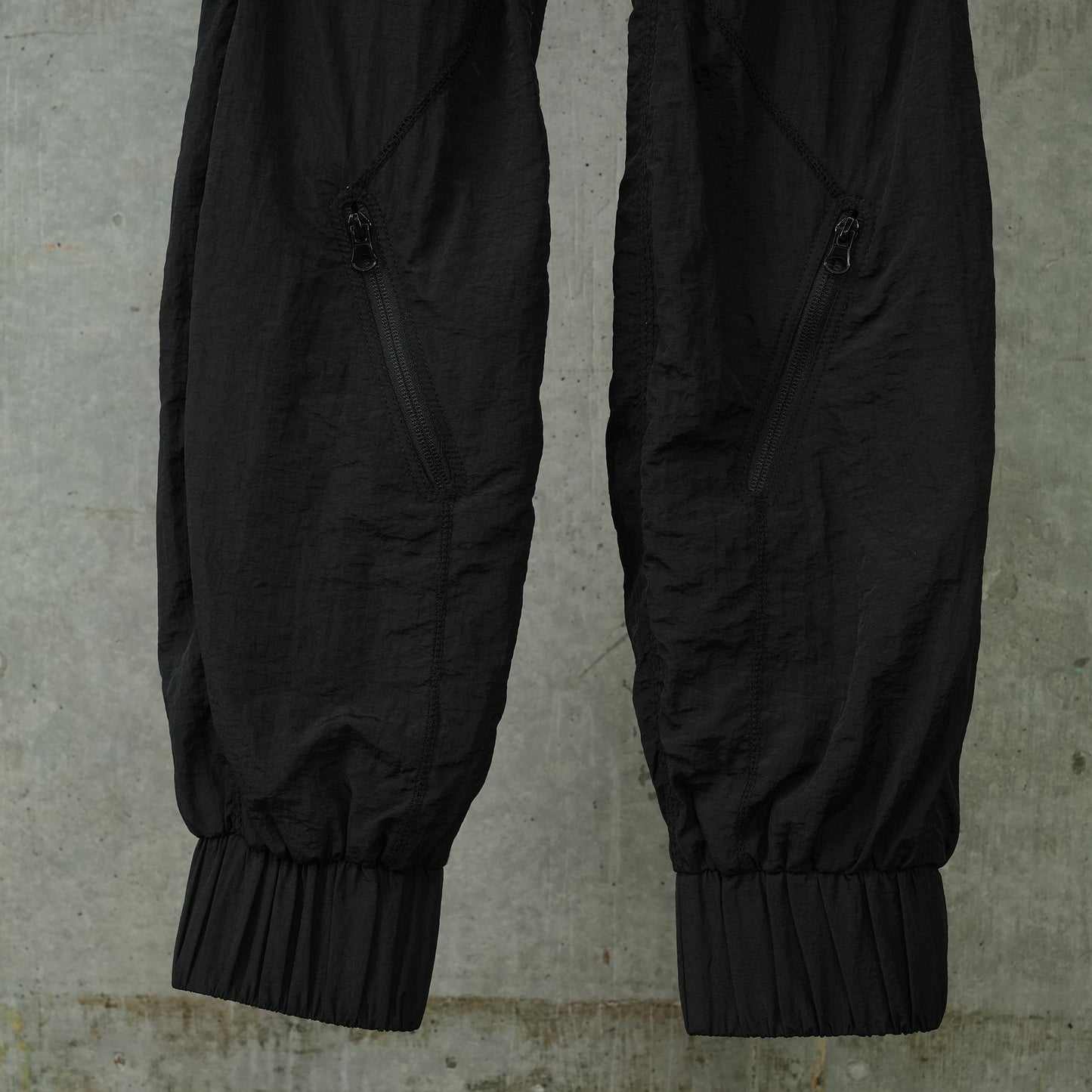 CUTOUT BELL PANTS / BLACK