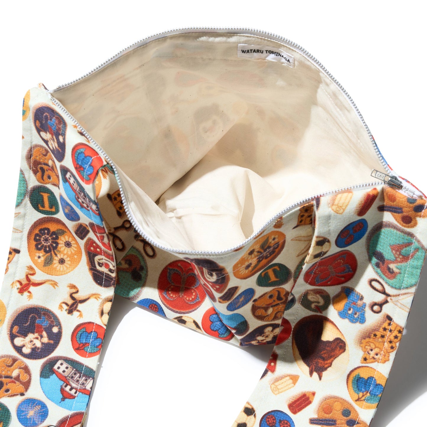 FLAT SHOULDER BAG / BADGES