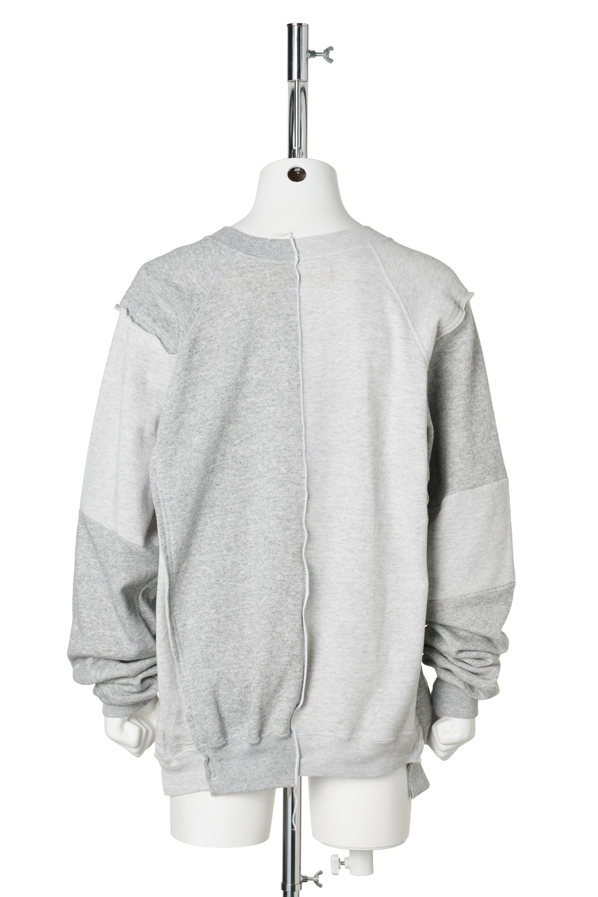 REWORKED RAGLAN SWEATSHIRT / GREY
