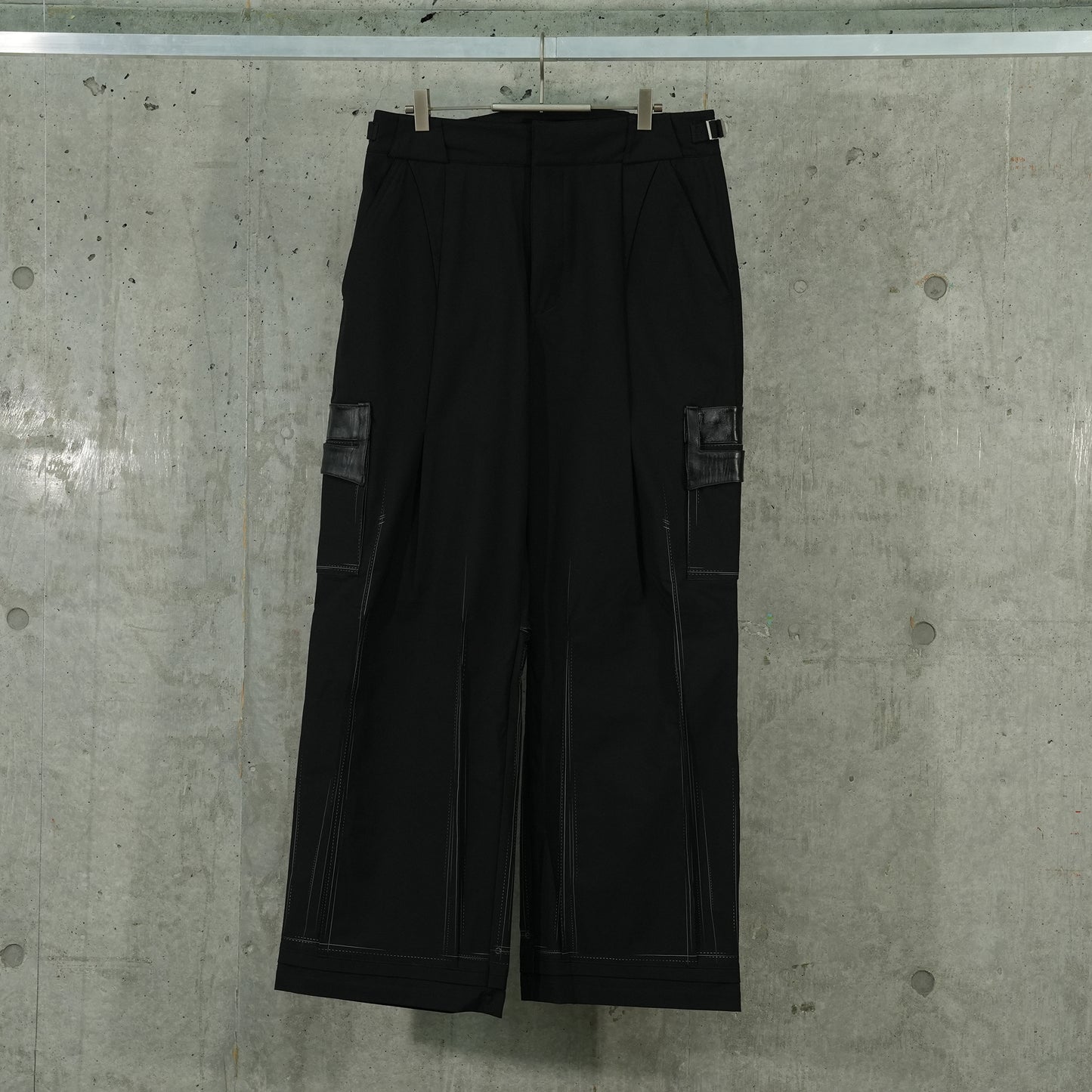 EP.6 01 TROUSERS / BLACK