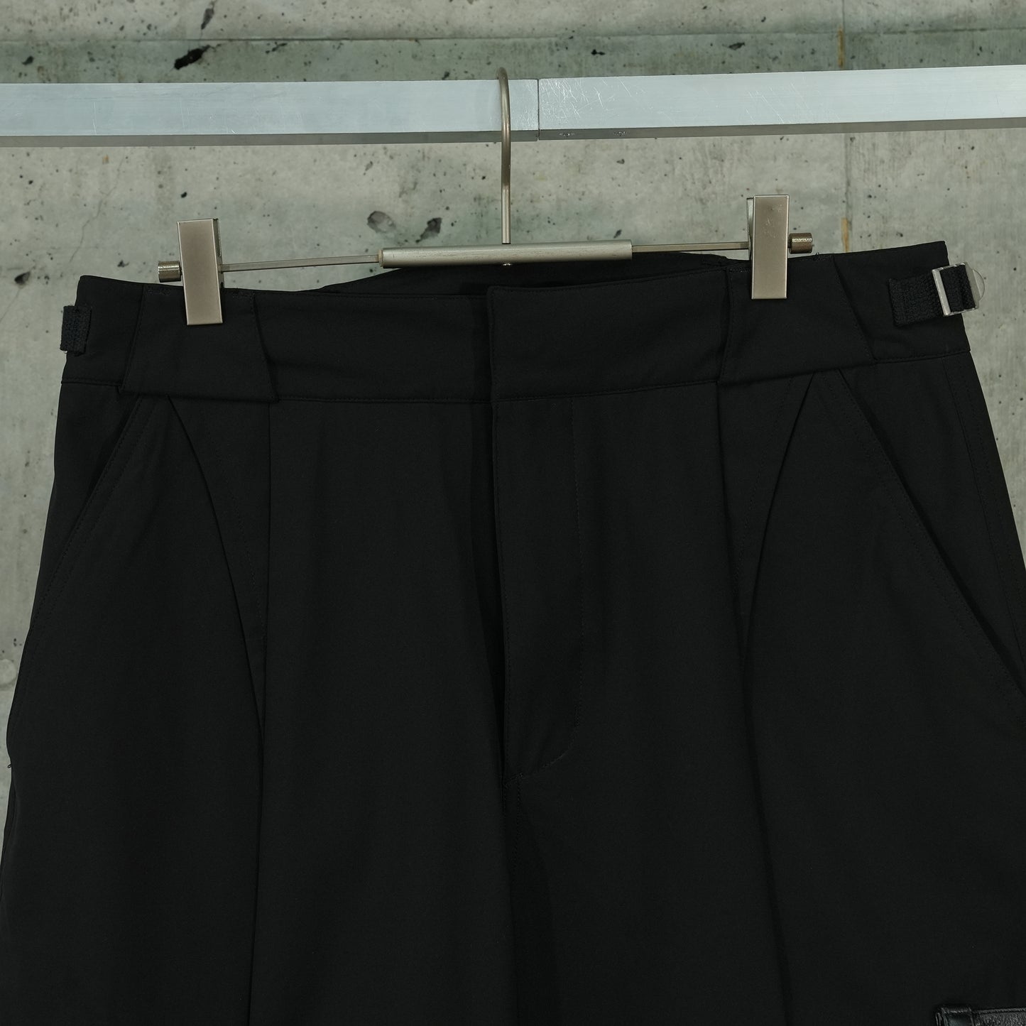 EP.6 01 TROUSERS / BLACK