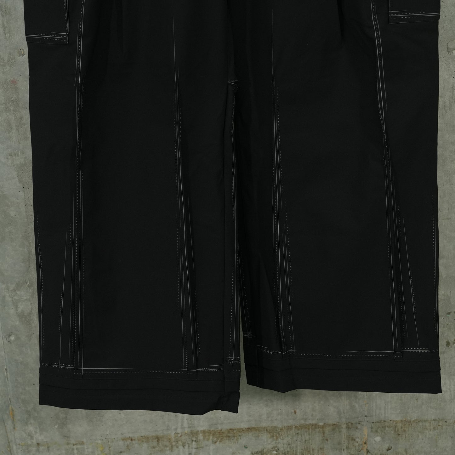 EP.6 01 TROUSERS / BLACK